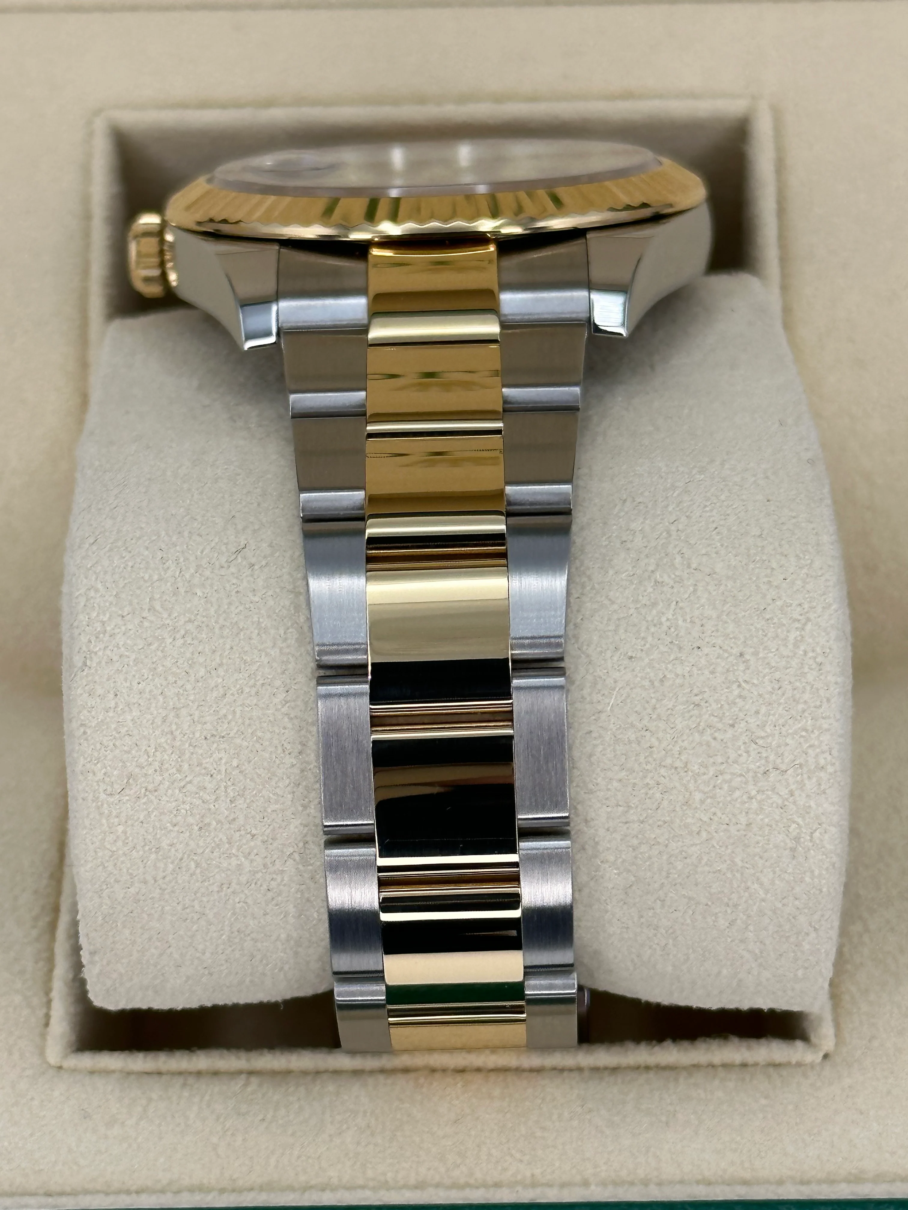 2023 Rolex Datejust 41mm 126333 Two-Tone Oyster Black Diamond Dial - Image 4