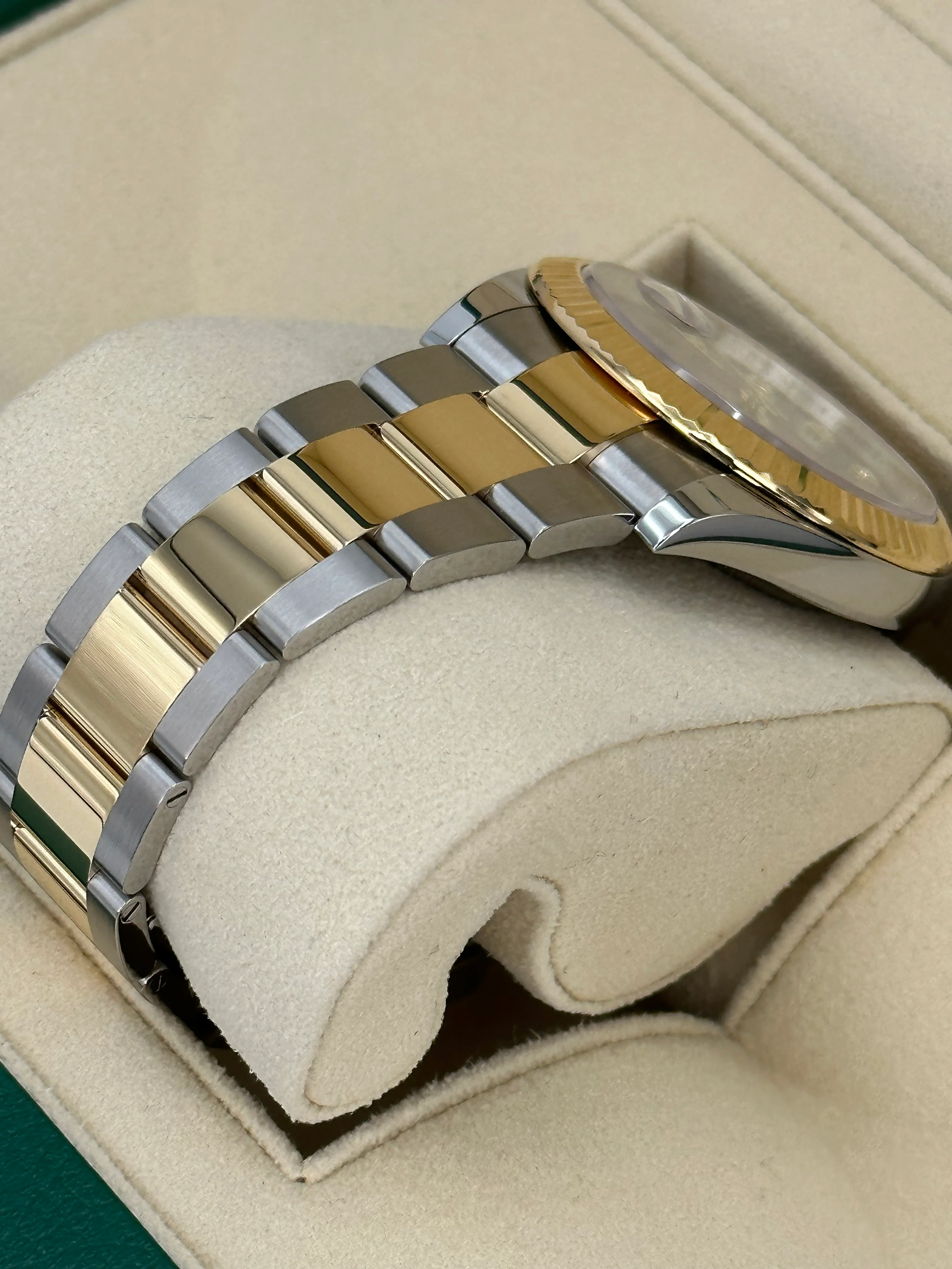 2023 Rolex Datejust 41mm 126333 Two-Tone Oyster Black Diamond Dial - Image 7