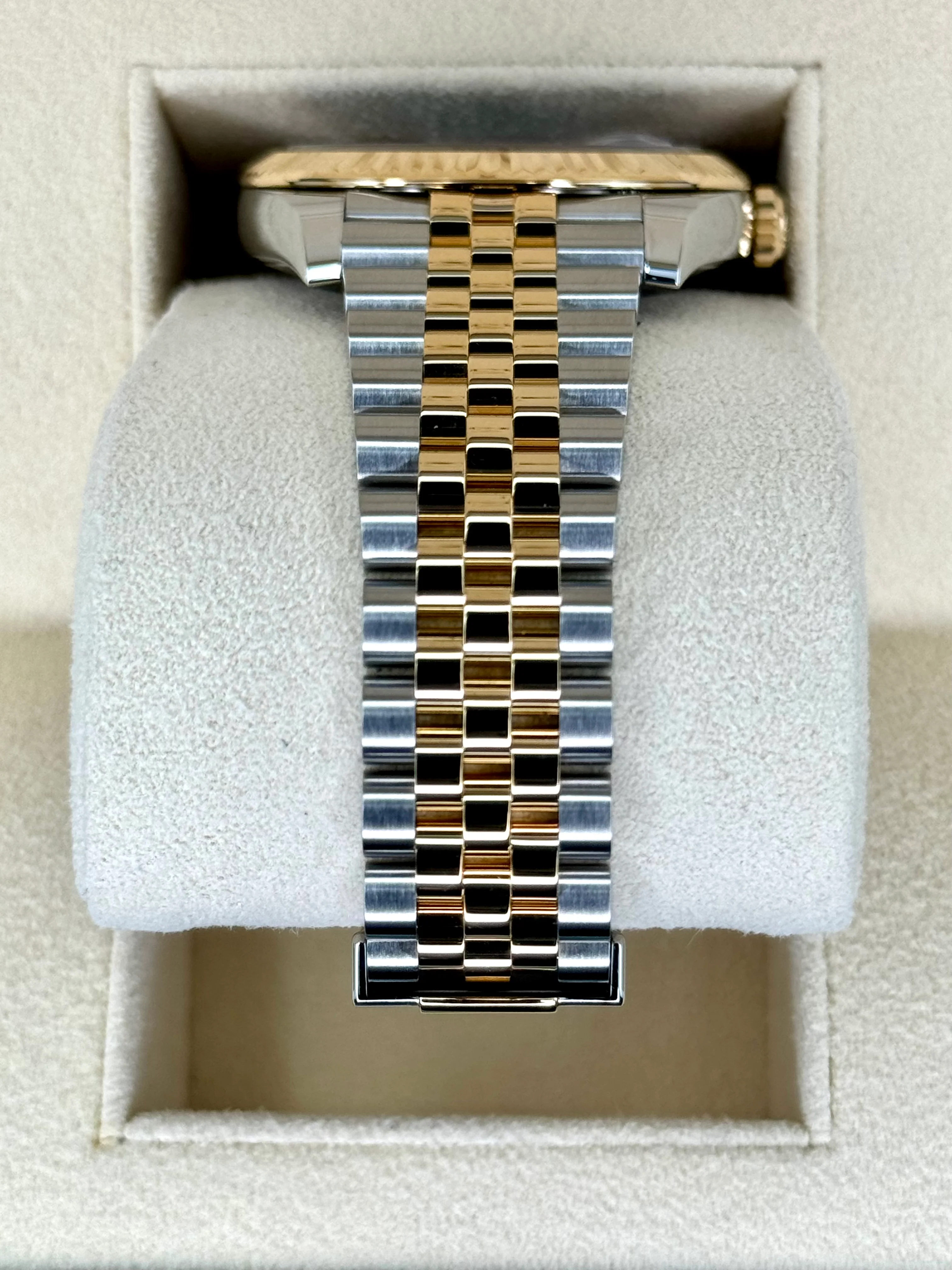 2023 Rolex Datejust 41mm 126333 Two-Tone Jubilee Black Diamond Dial - Image 3