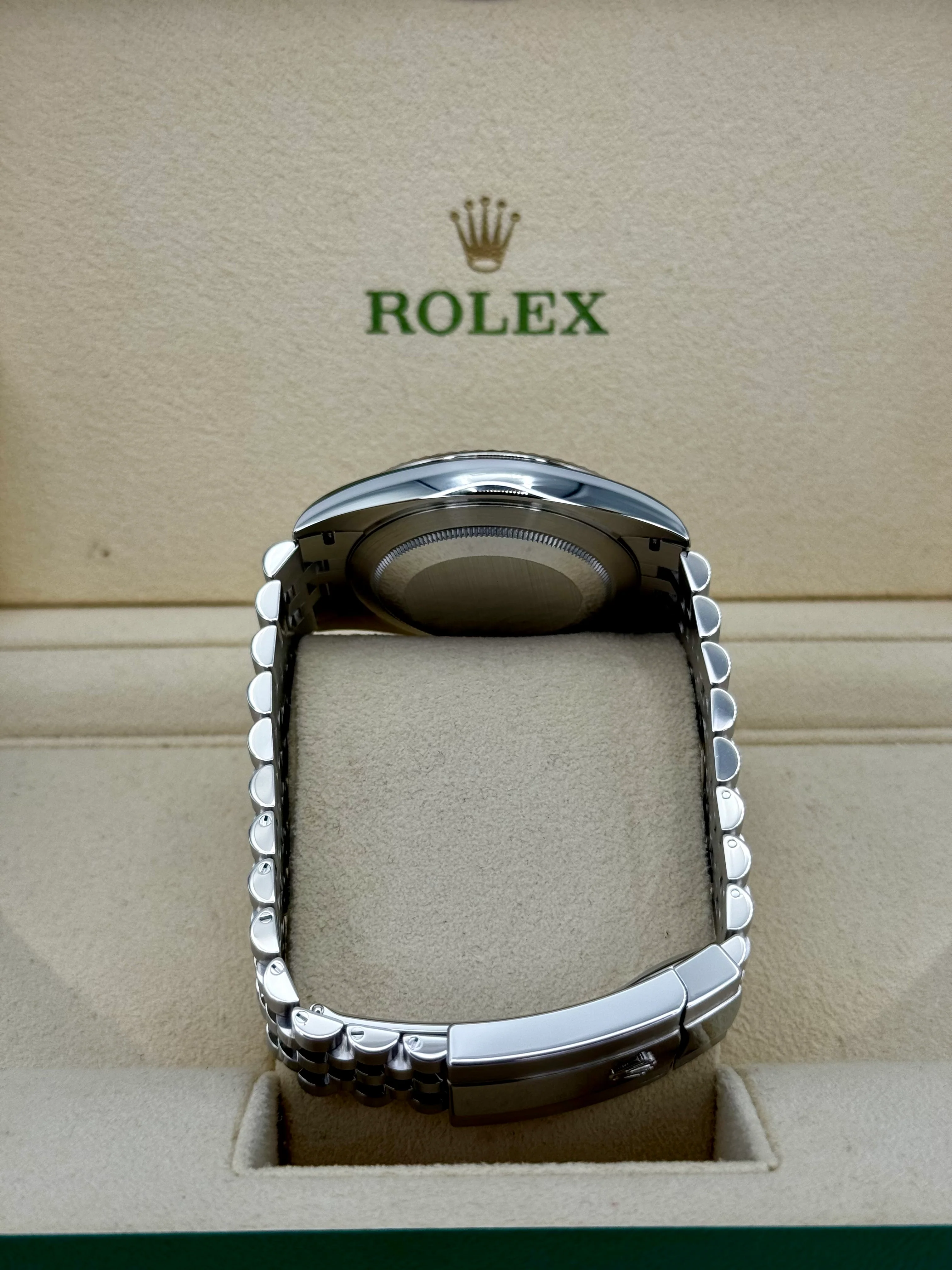 2023 Rolex Datejust 41mm 126334 Jubilee Blue Roman Numeral Dial - Image 10