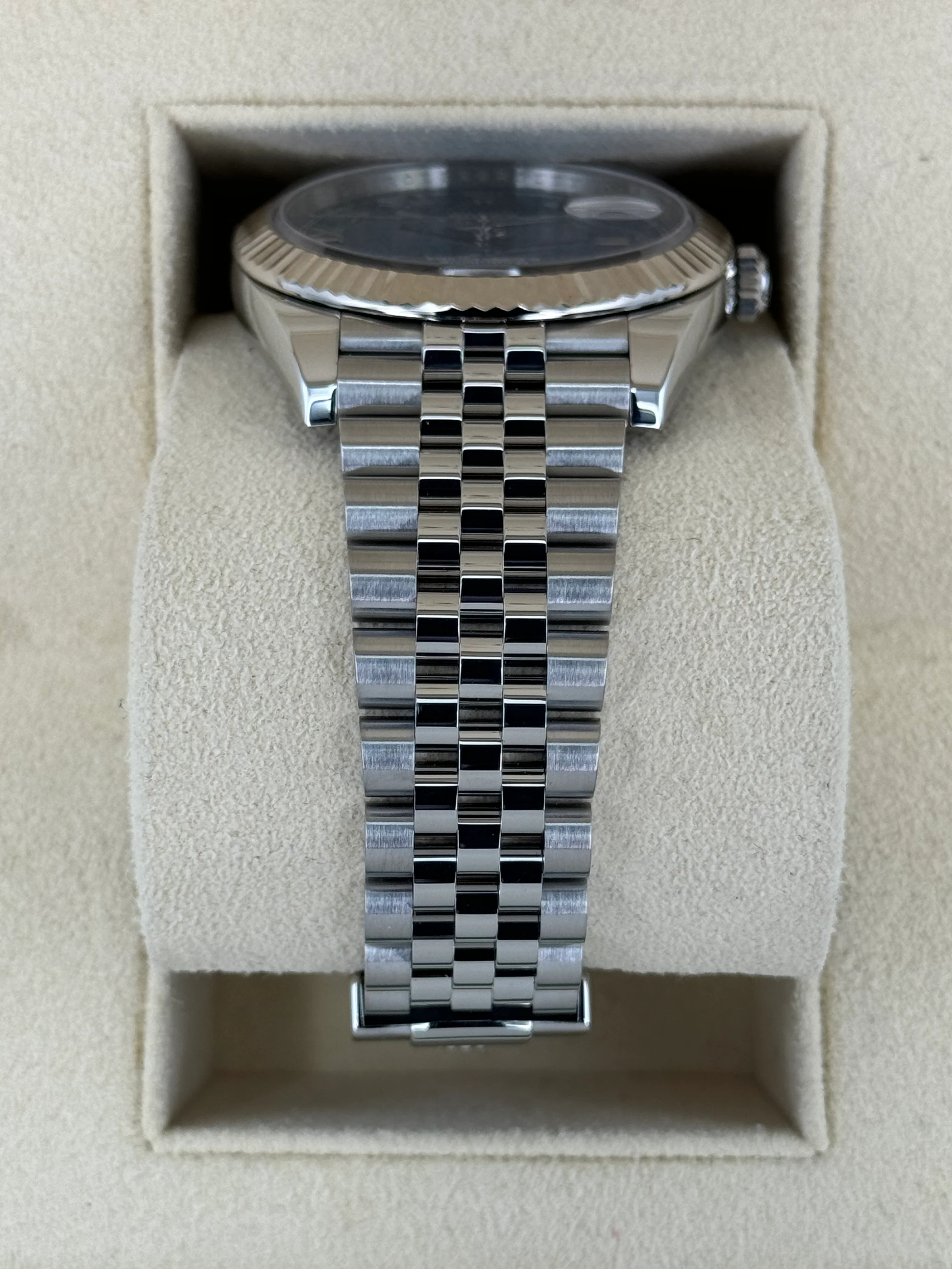 2023 Rolex Datejust 41mm 126334 Jubilee Blue Roman Numeral Dial - Image 3