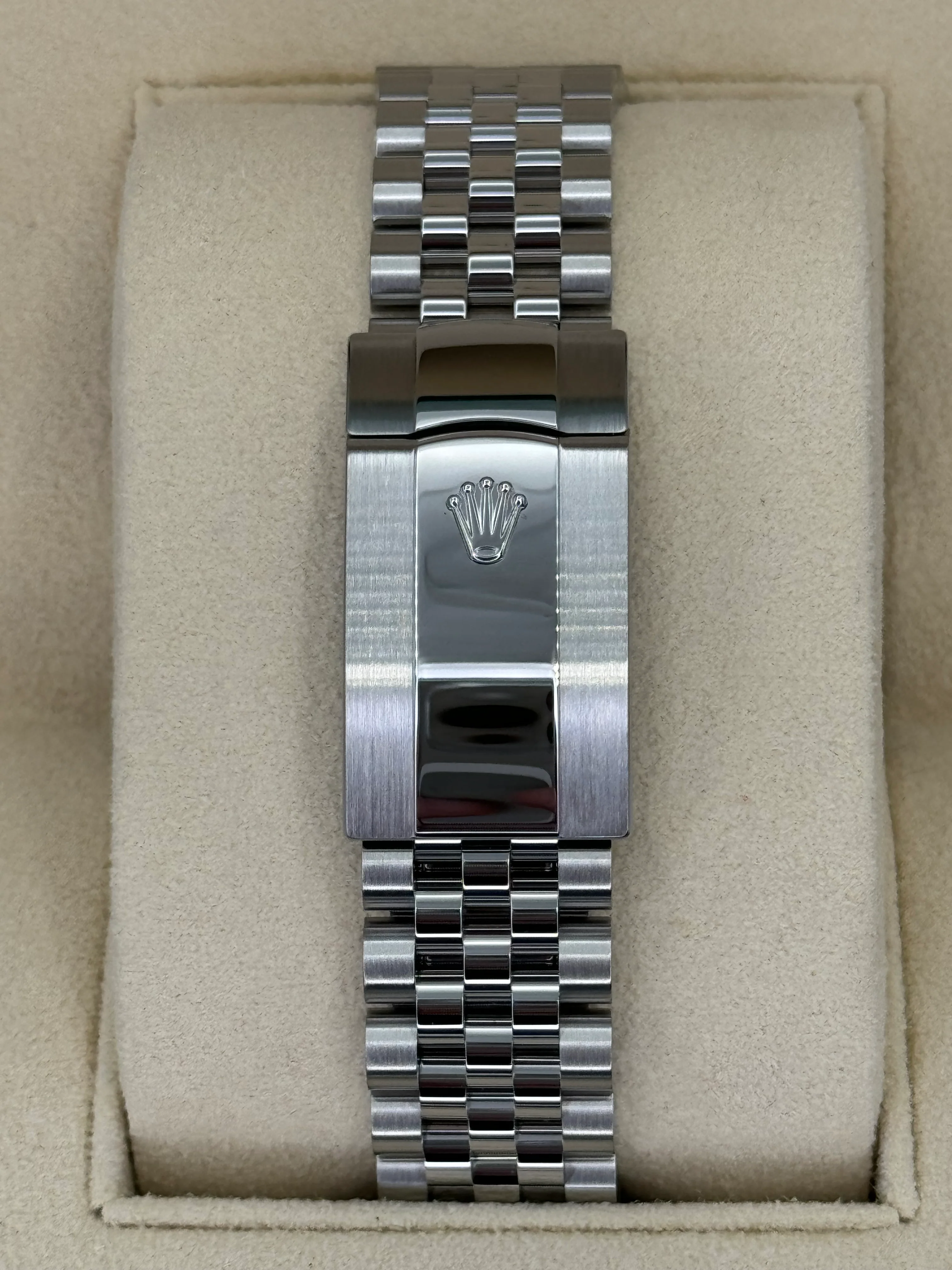 2023 Rolex Datejust 41mm 126334 Steel Jubilee Grey 10 Diamond Dial - Image 2
