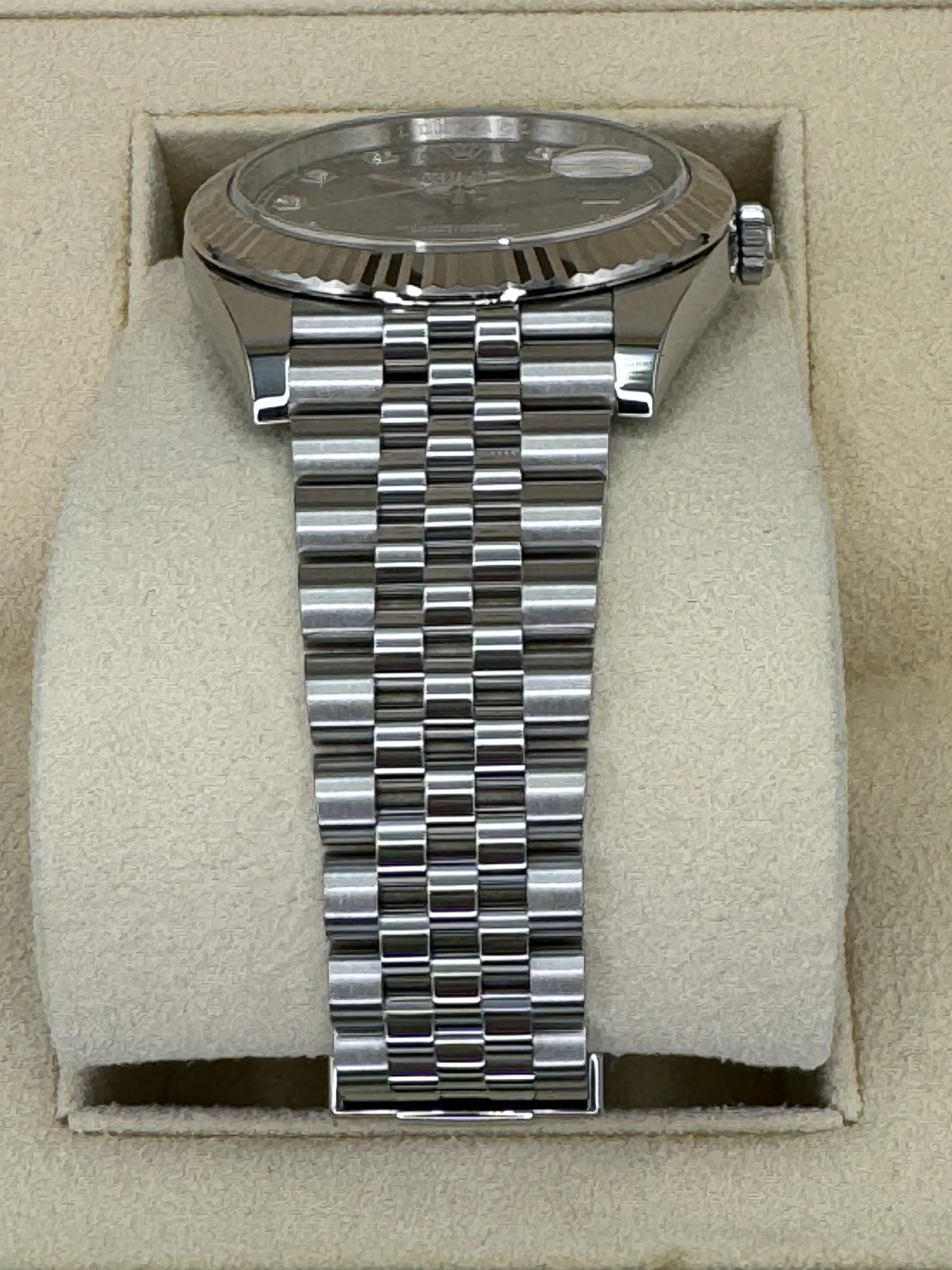2023 Rolex Datejust 41mm 126334 Steel Jubilee Grey 10 Diamond Dial - Image 3