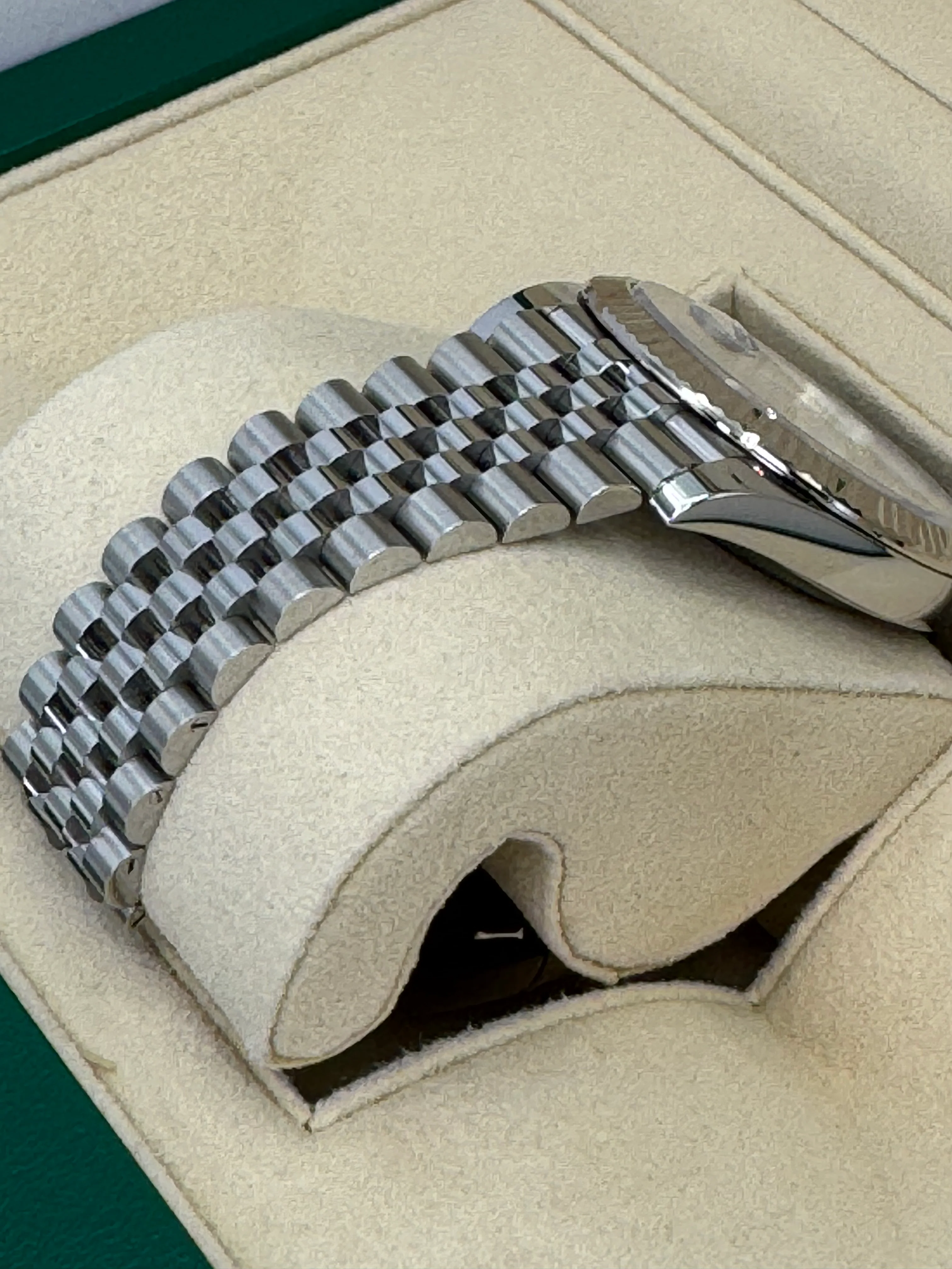 2023 Rolex Datejust 41mm 126334 Steel Jubilee Grey 10 Diamond Dial - Image 7