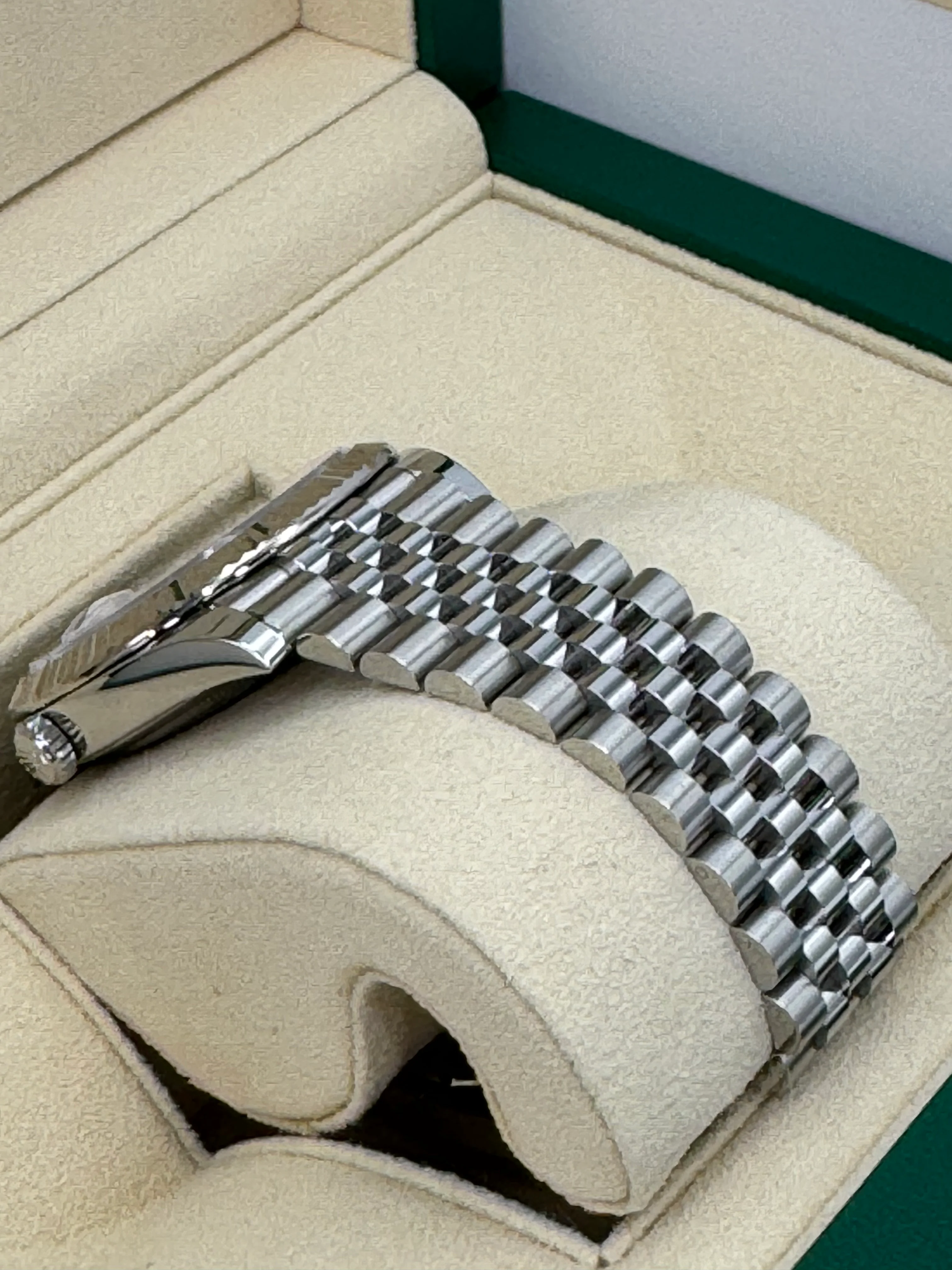 2023 Rolex Datejust 41mm 126334 Steel Jubilee Grey 10 Diamond Dial - Image 8