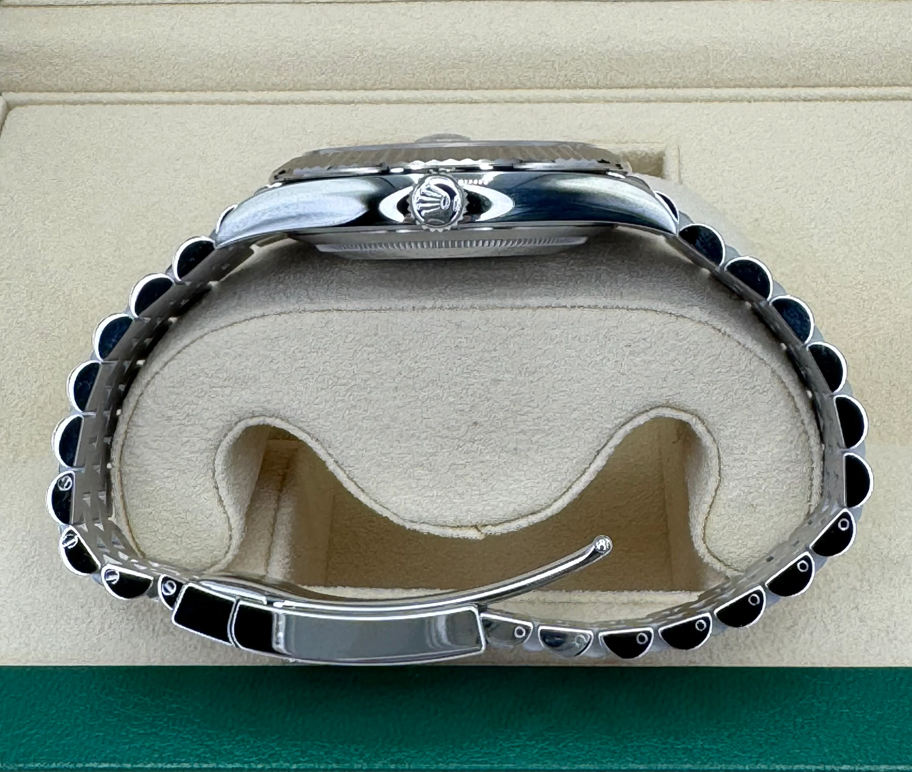 2023 Rolex Datejust 41mm 126334 Steel Jubilee Grey 10 Diamond Dial - Image 9
