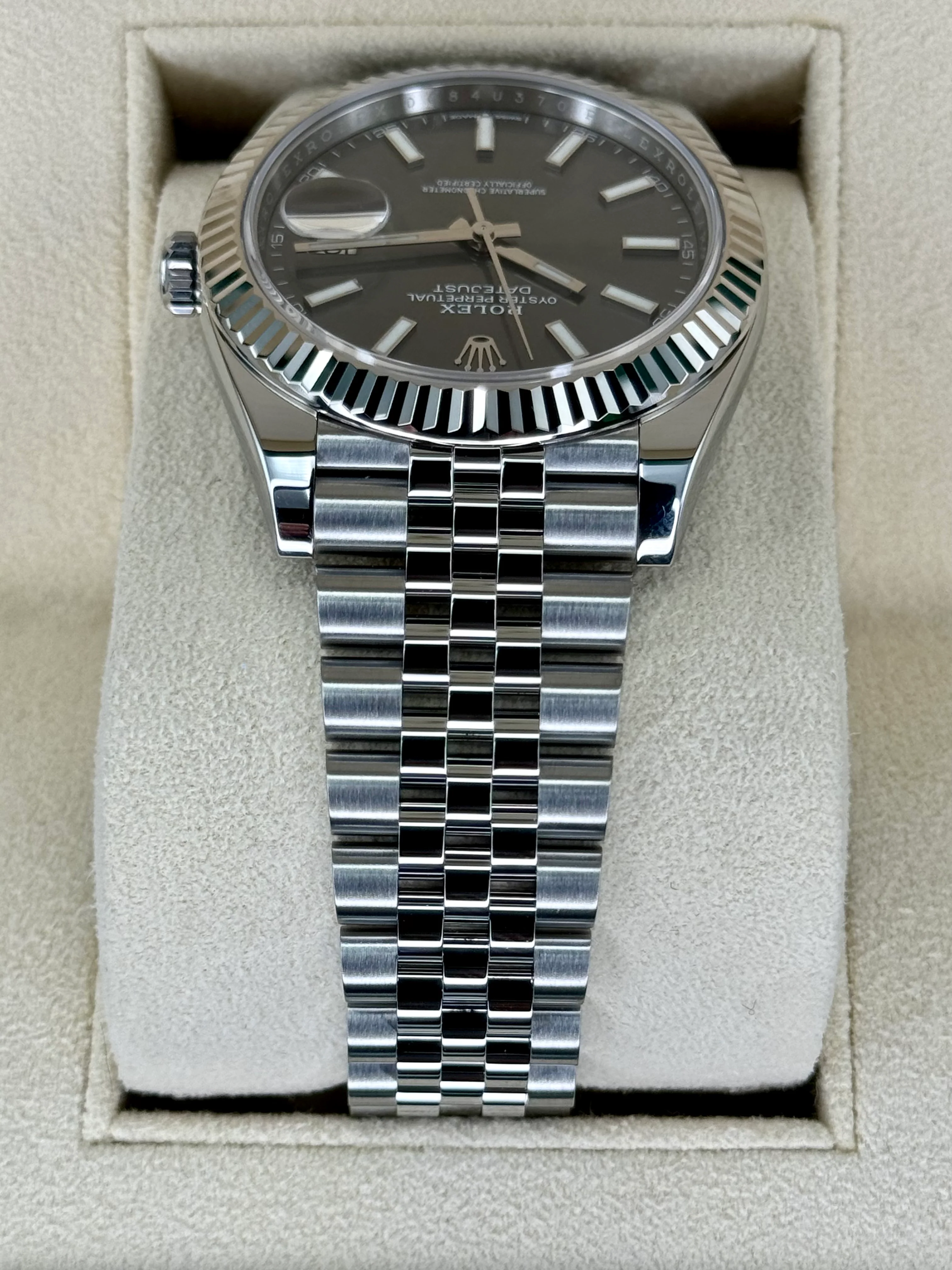2023 Rolex Datejust 41mm 126334 Stainless Steel Jubilee Rhodium Dial - Image 4