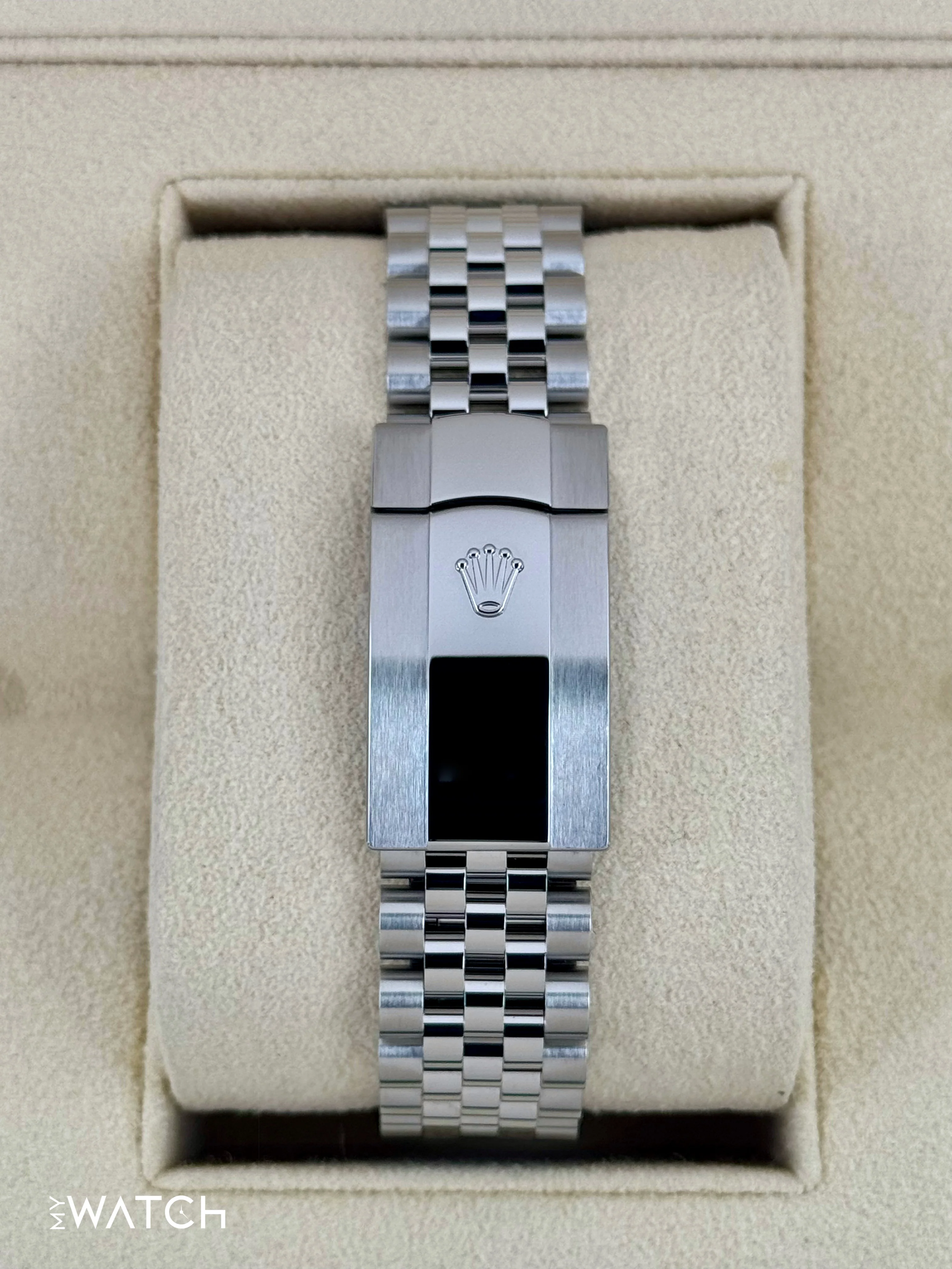 2023 Rolex Datejust 41mm 126334 Stainless Steel Jubilee Silver Dial - Image 2
