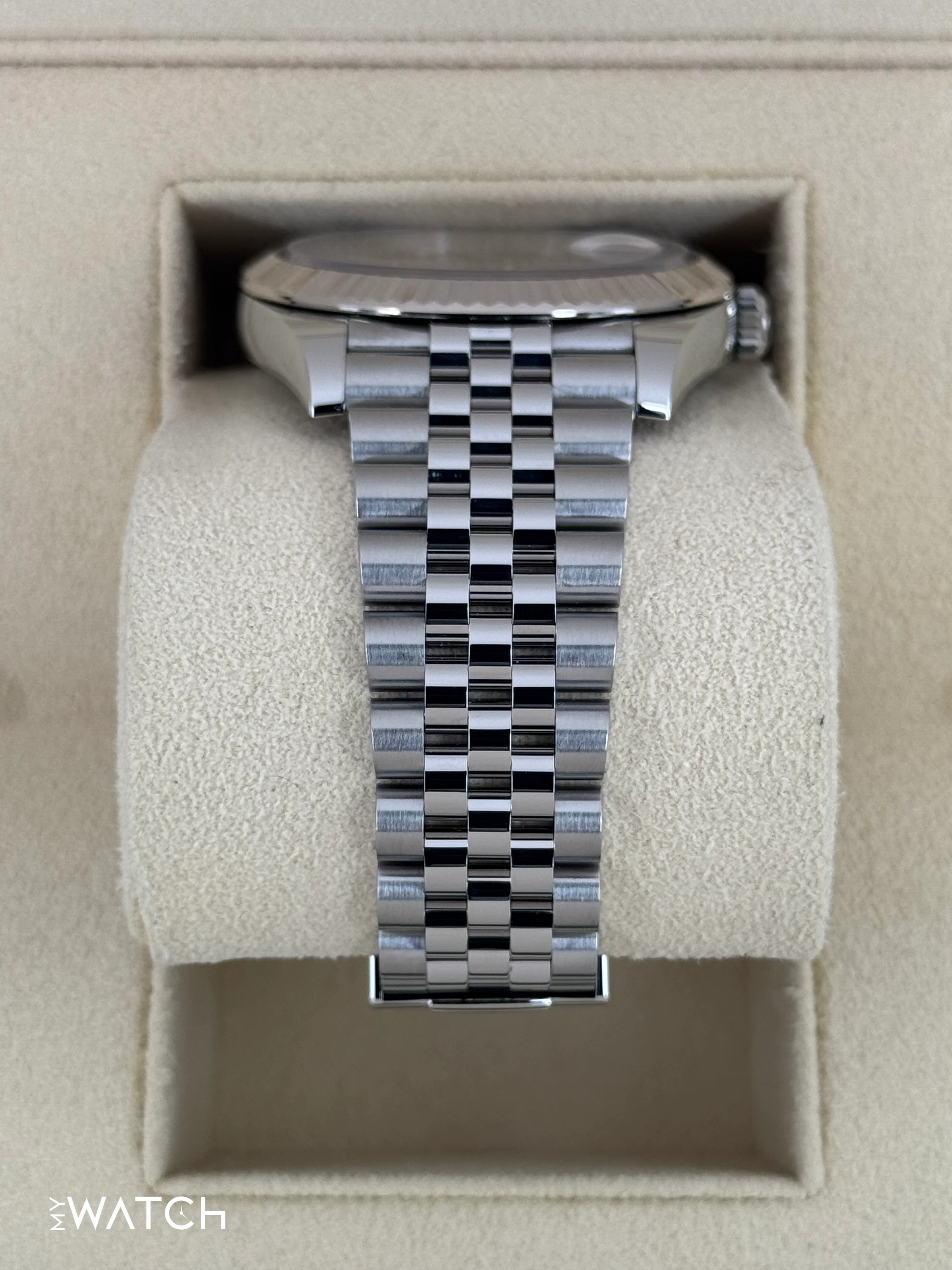 2023 Rolex Datejust 41mm 126334 Stainless Steel Jubilee Silver Dial - Image 3