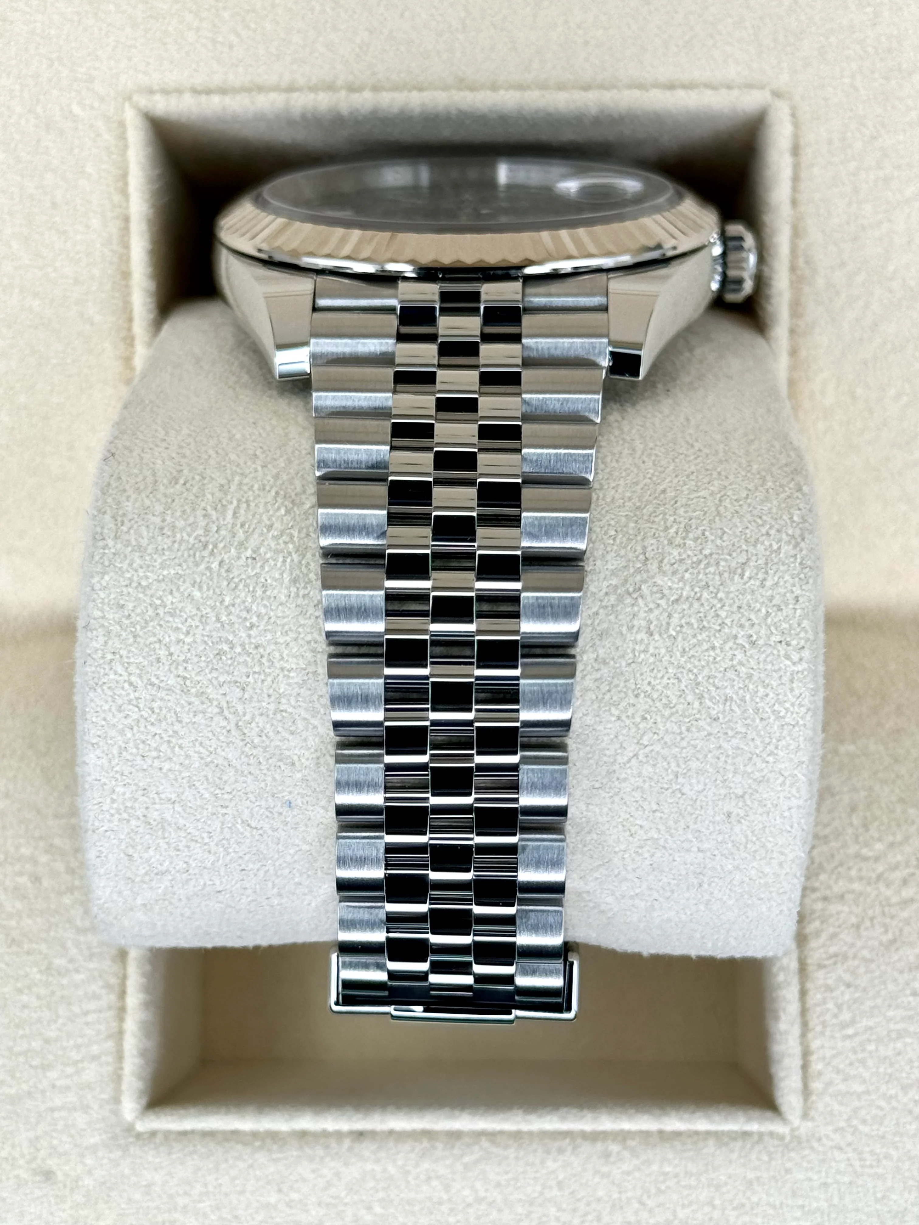 NEW 2023 Rolex Datejust 41mm 126334 Stainless Steel Jubilee Wimbledon Dial - Image 3
