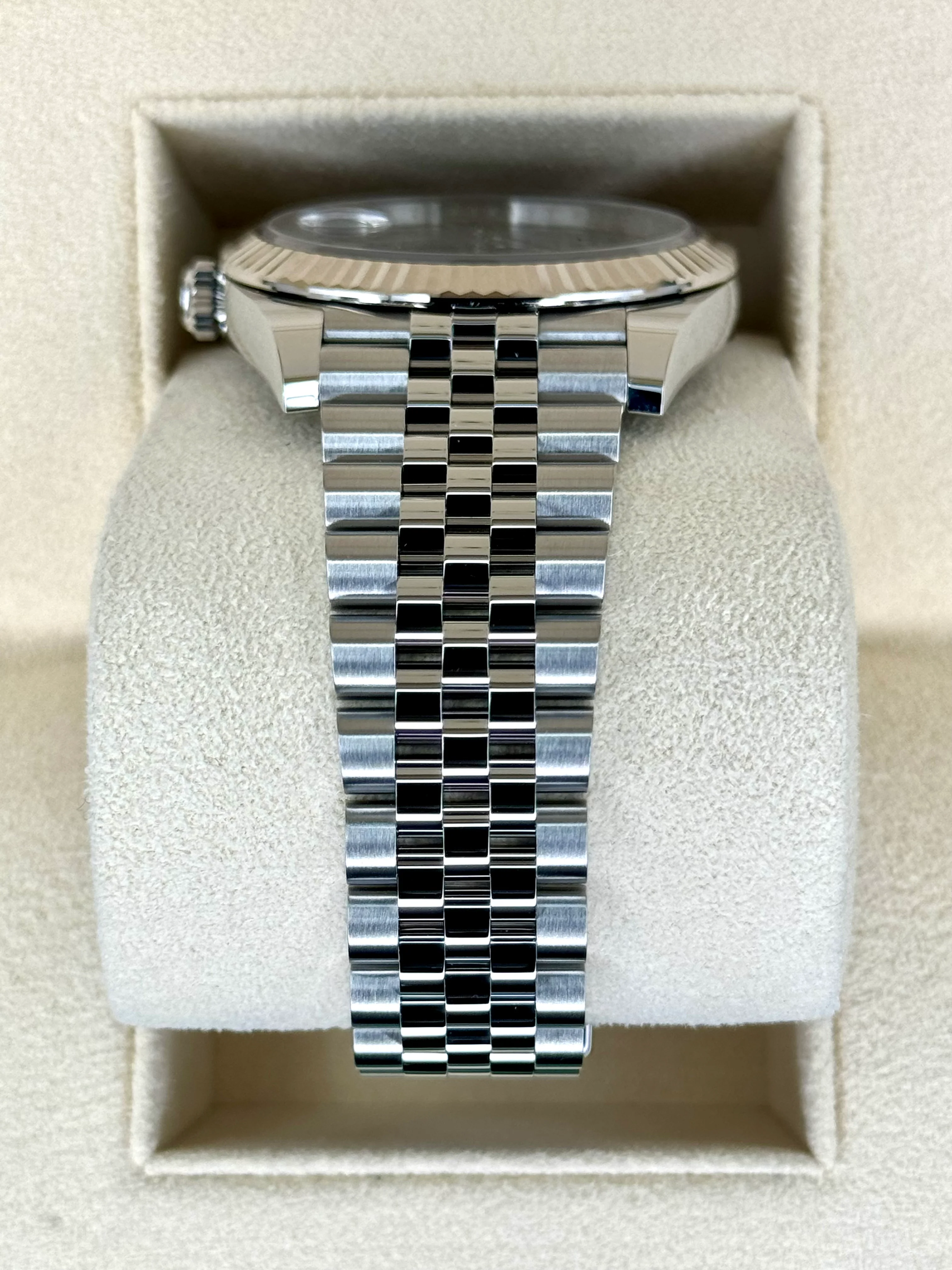 NEW 2023 Rolex Datejust 41mm 126334 Stainless Steel Jubilee Wimbledon Dial - Image 4