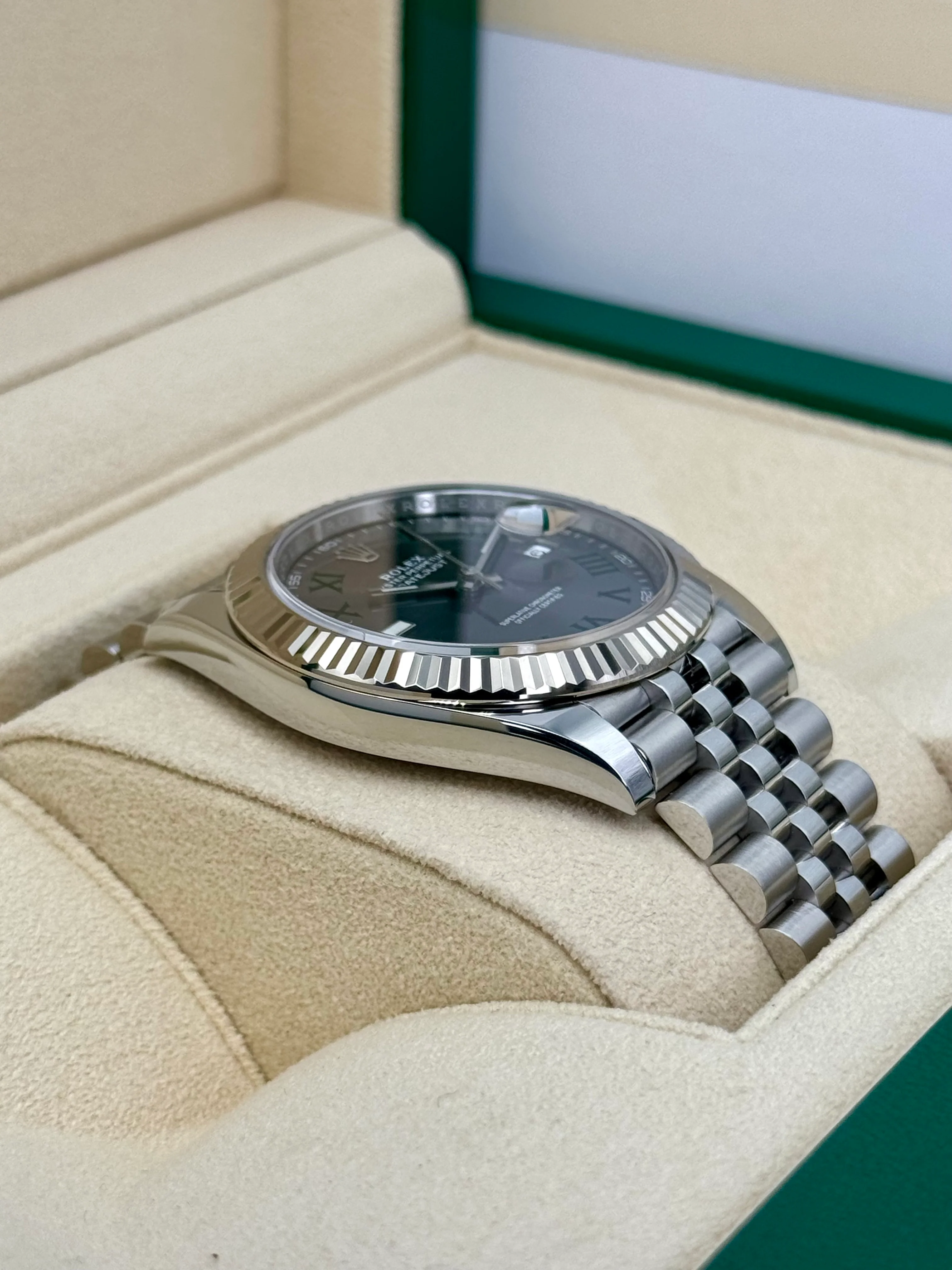 NEW 2023 Rolex Datejust 41mm 126334 Stainless Steel Jubilee Wimbledon Dial - Image 6
