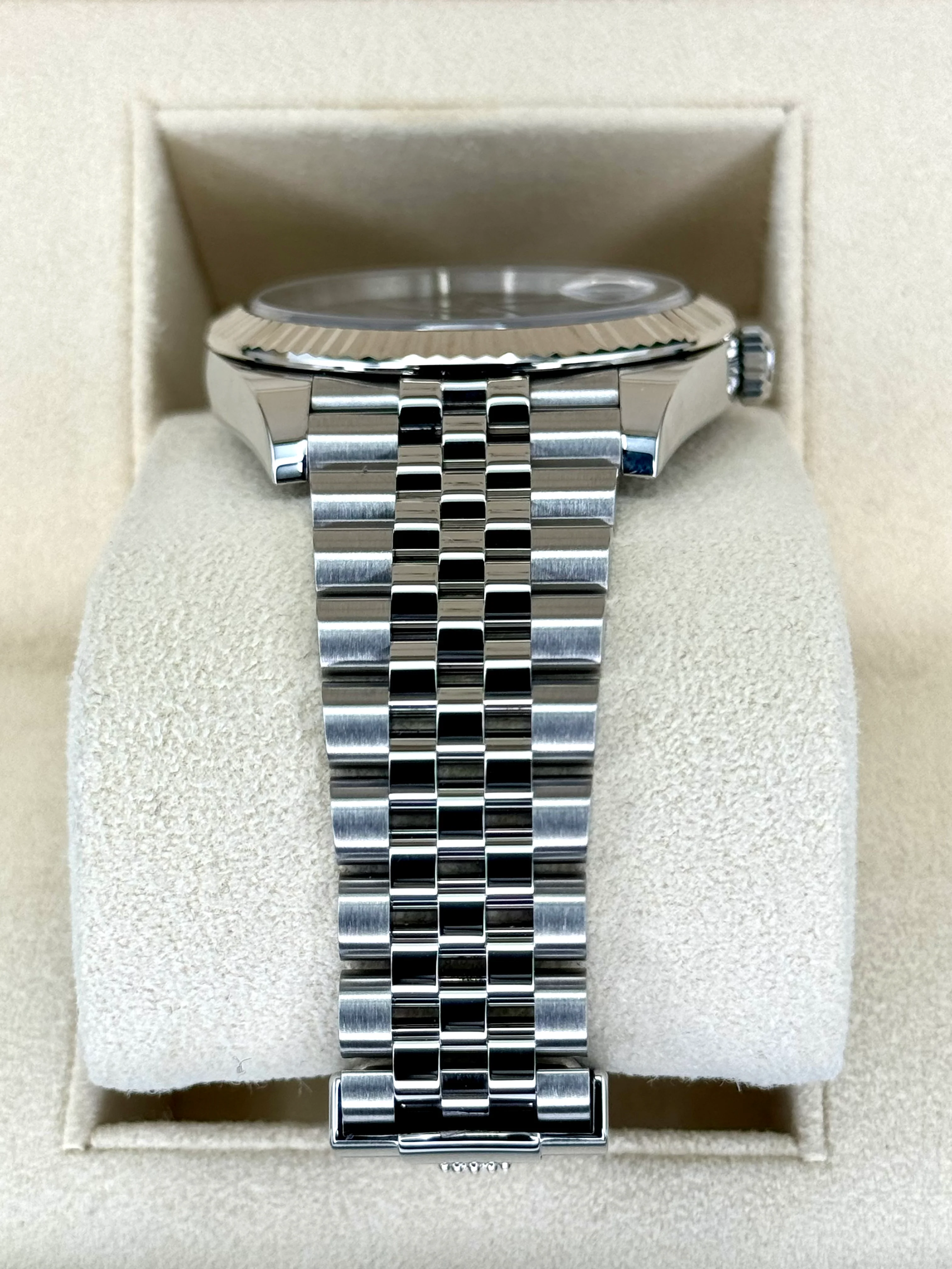 2023 Rolex Datejust 41mm 126334 Stainless Steel Jubilee Wimbledon Dial - Image 3