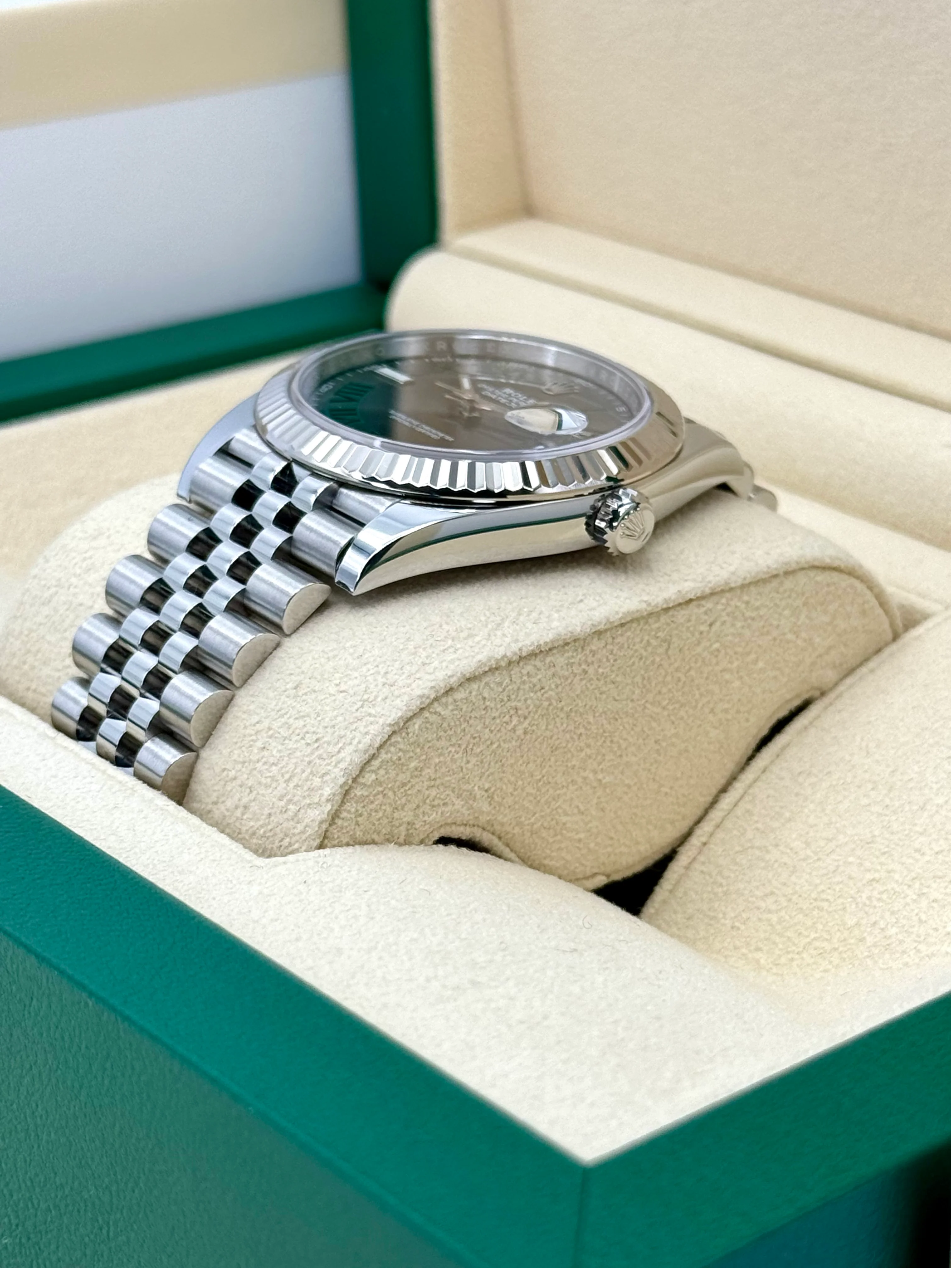2023 Rolex Datejust 41mm 126334 Stainless Steel Jubilee Wimbledon Dial - Image 5