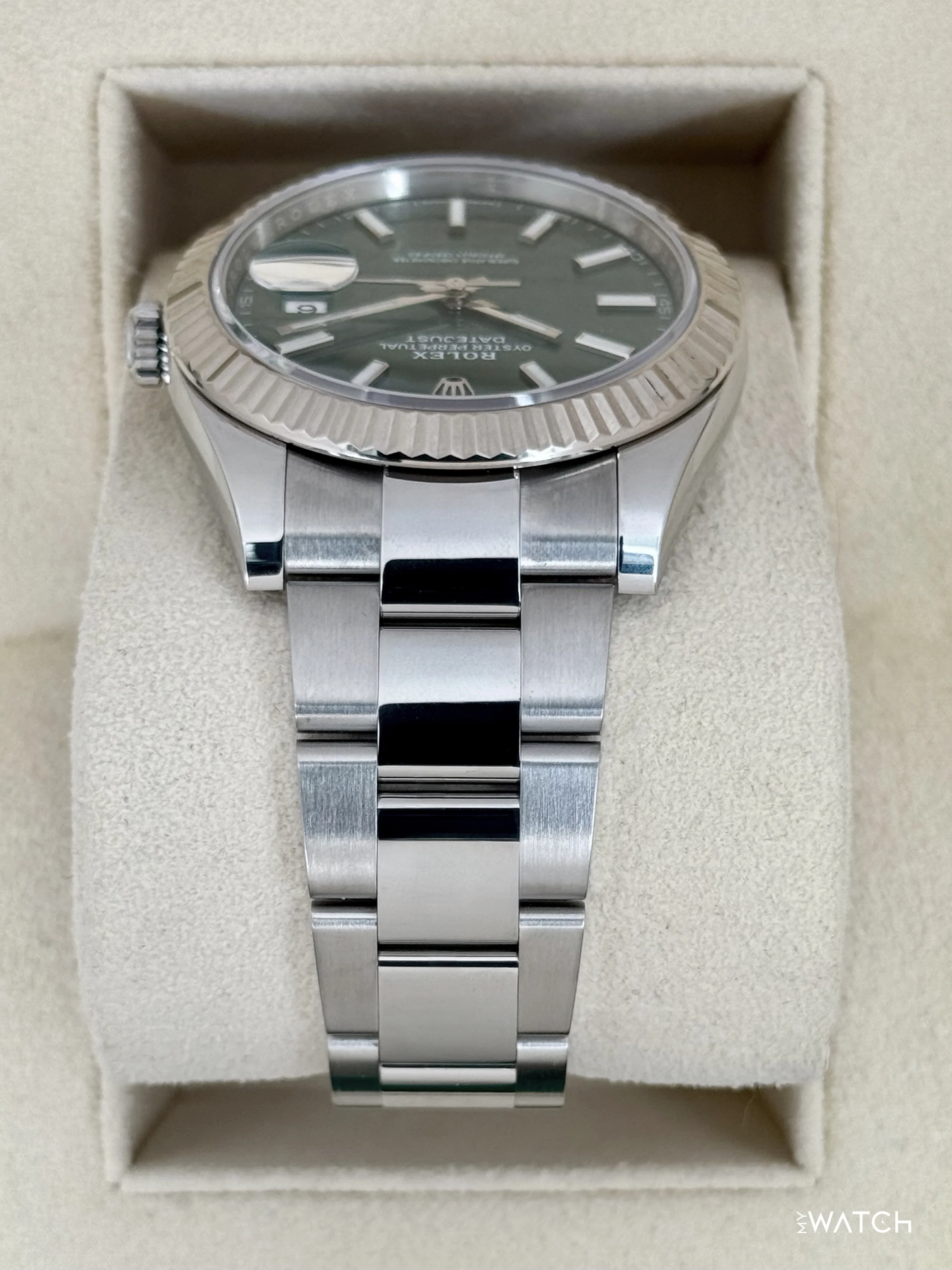 2023 Rolex Datejust 41mm 126334 Stainless Steel Oyster Mint Green Dial - Image 4