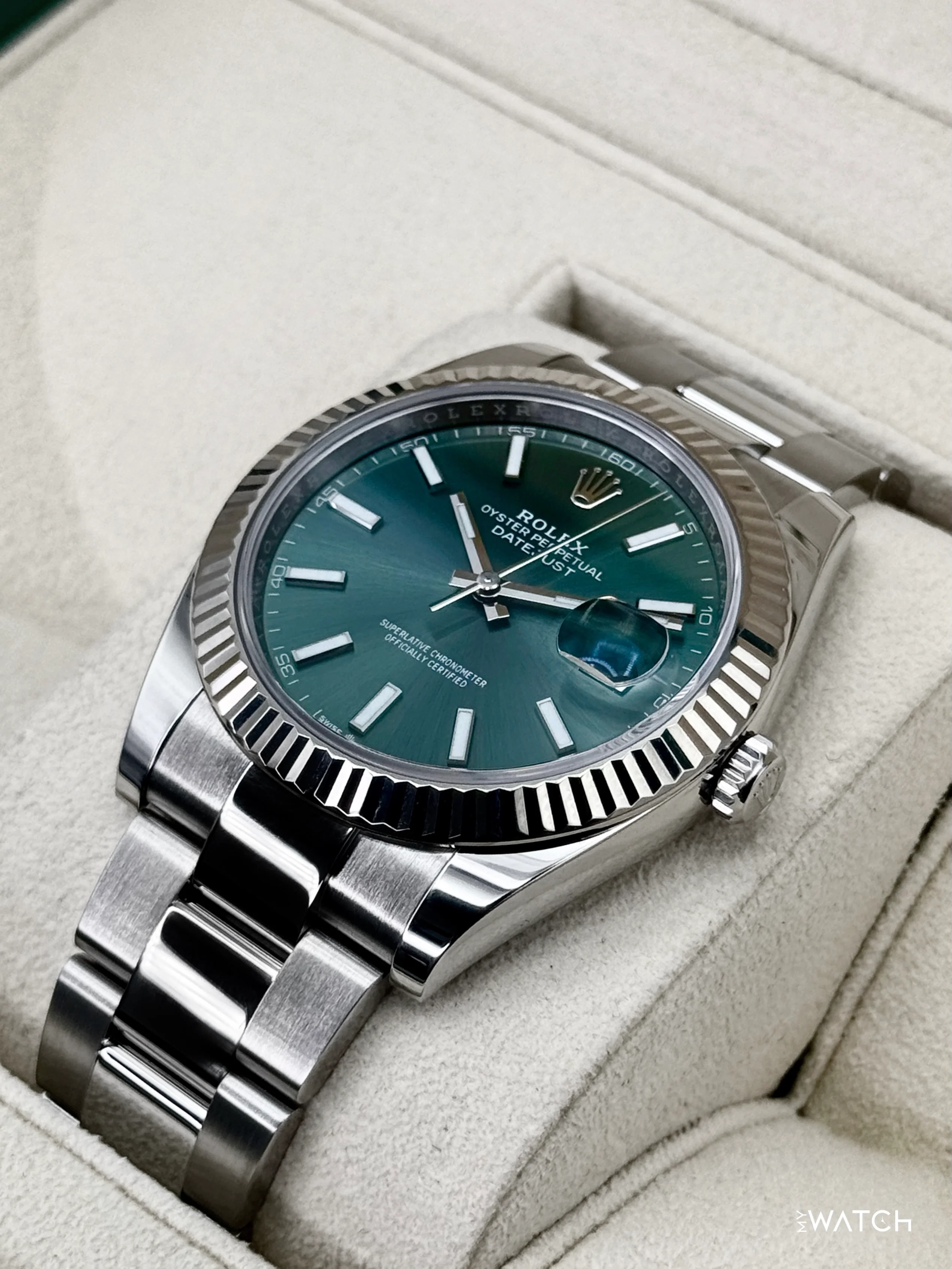 2023 Rolex Datejust 41mm 126334 Stainless Steel Oyster Mint Green Dial - Image 5
