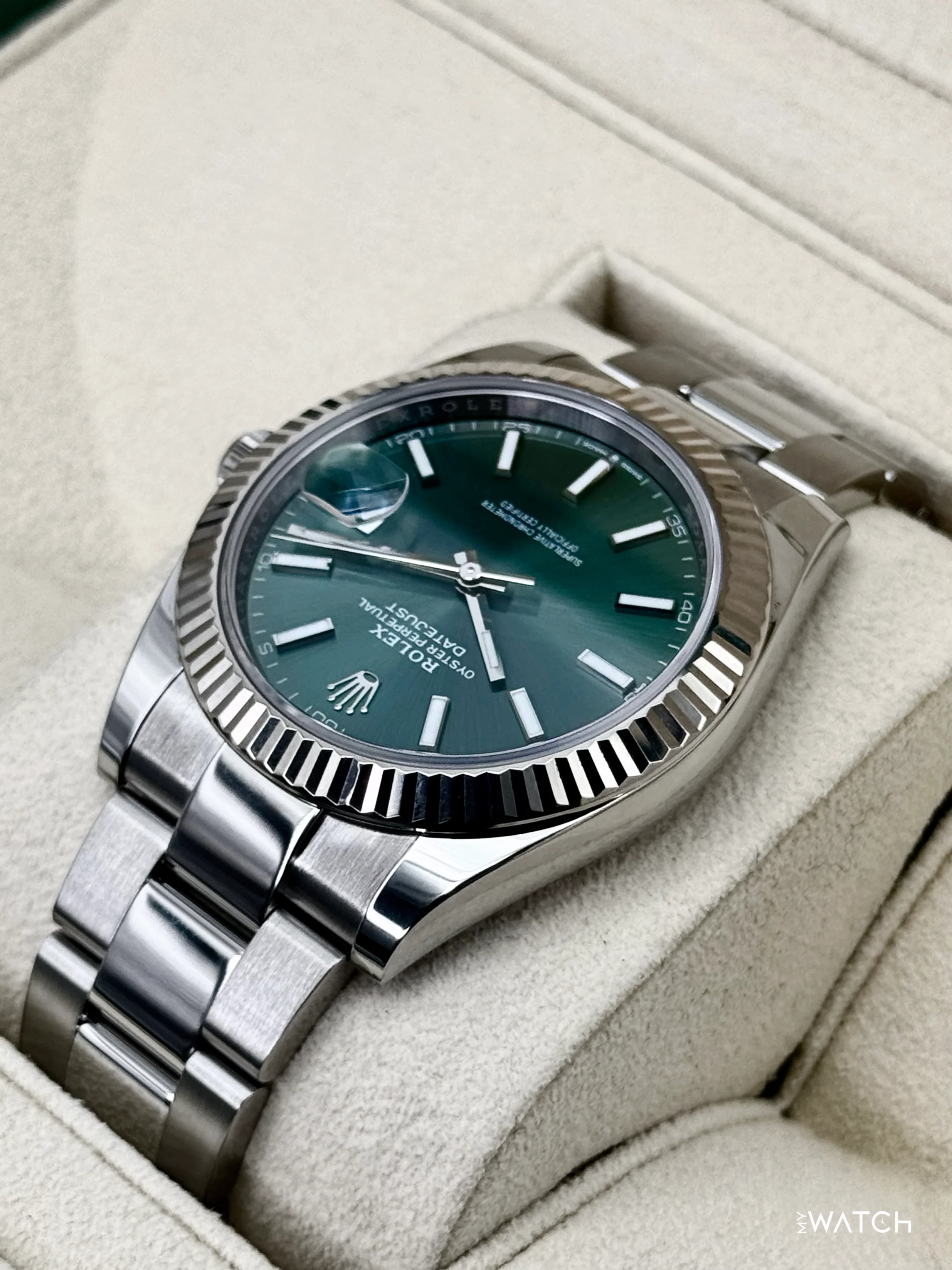 2023 Rolex Datejust 41mm 126334 Stainless Steel Oyster Mint Green Dial - Image 7