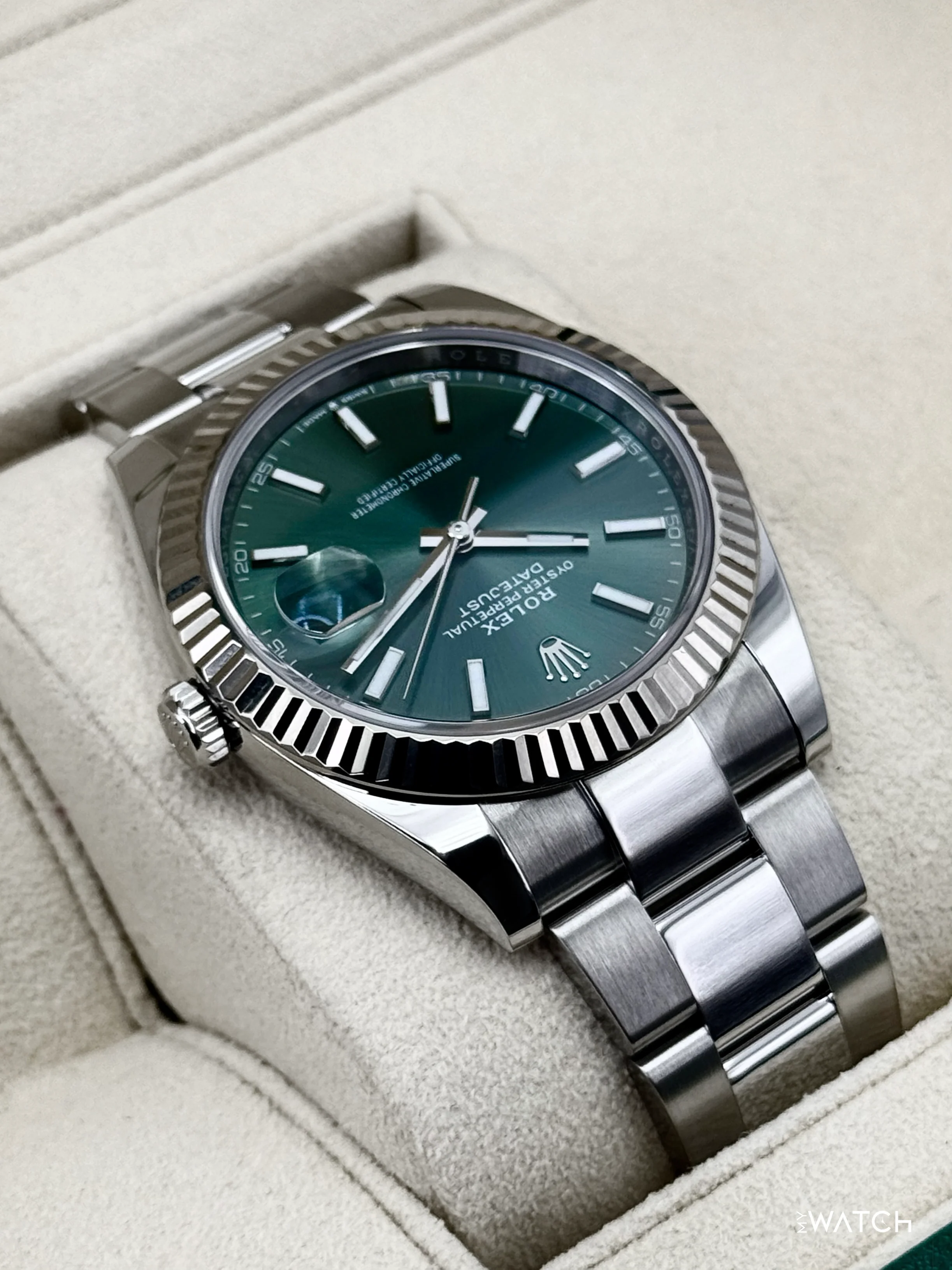 2023 Rolex Datejust 41mm 126334 Stainless Steel Oyster Mint Green Dial - Image 8