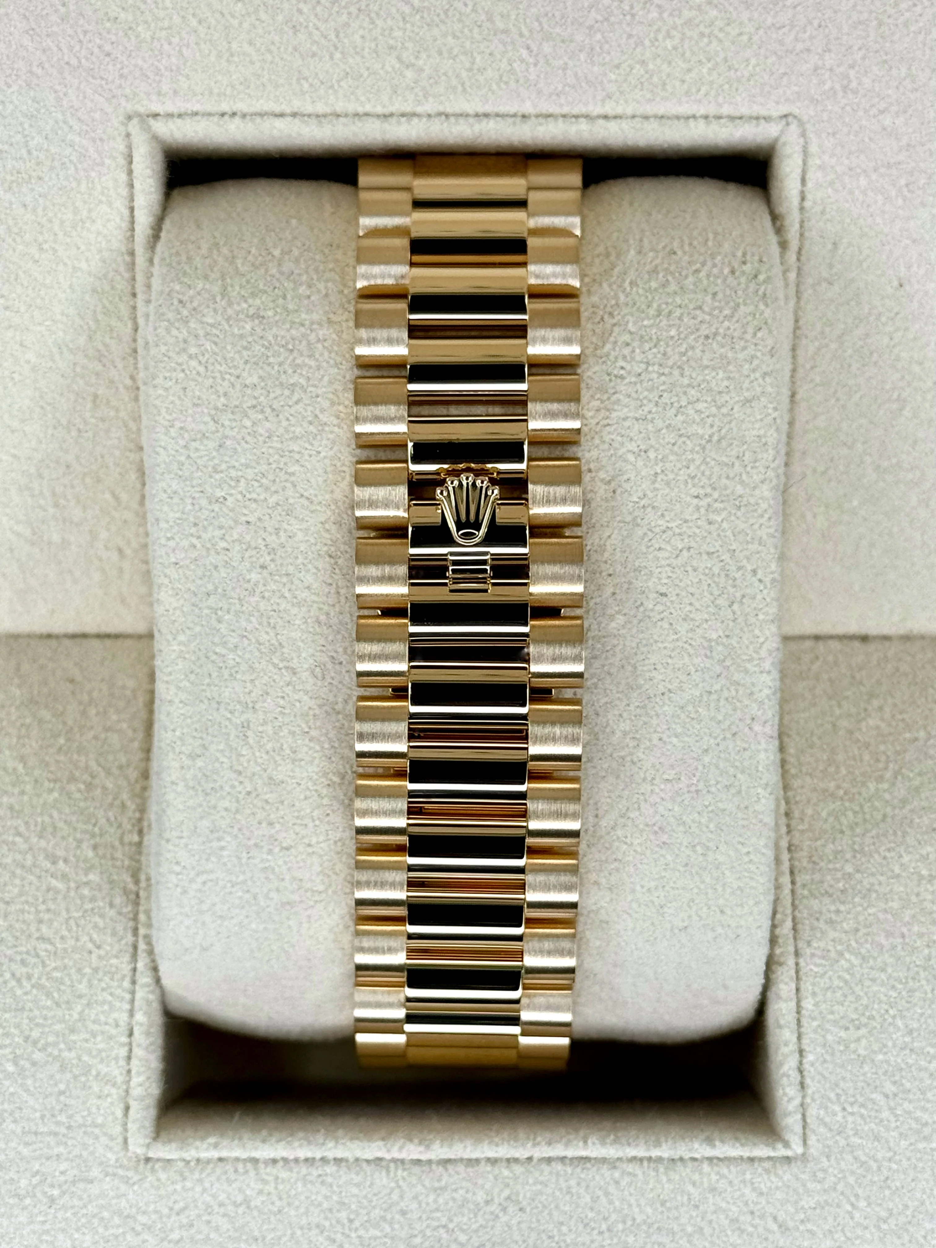 2023 Rolex Day-Date 40mm 228238 Champagne Diamond Baguette Dial - Image 2