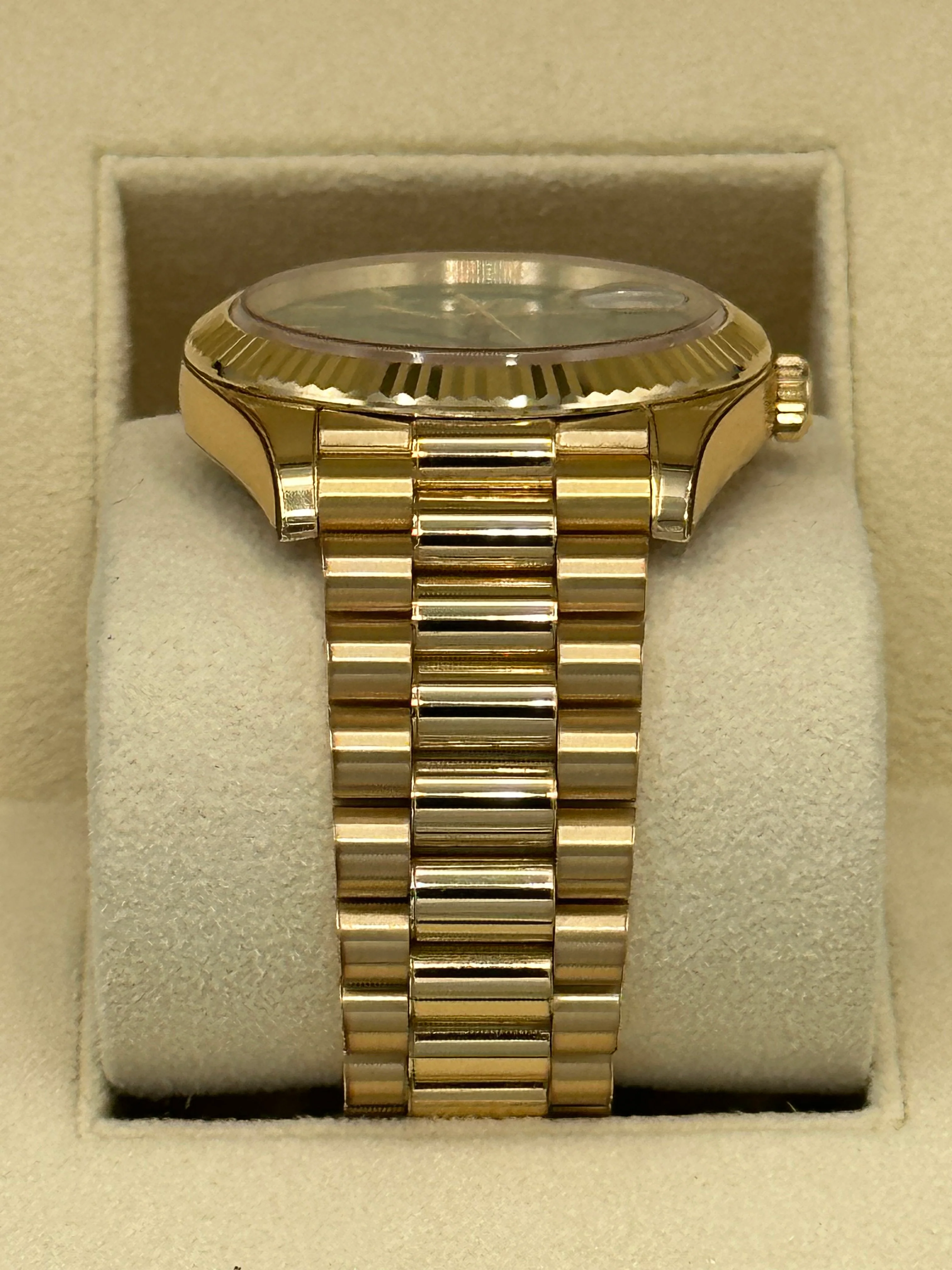 2023 Rolex Day-Date 40mm 228238 Presidential Green Dial - Image 3