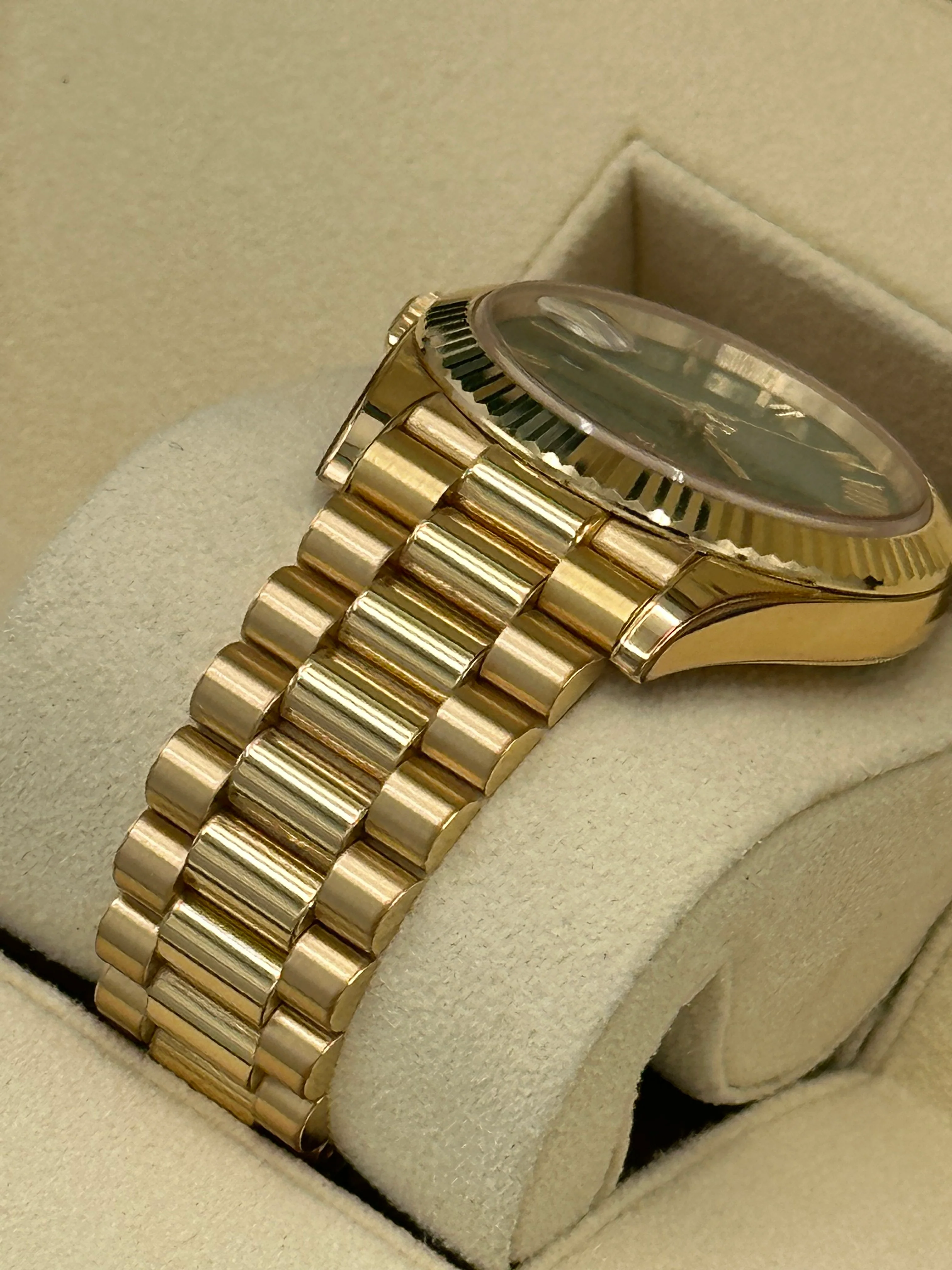 2023 Rolex Day-Date 40mm 228238 Presidential Green Dial - Image 5