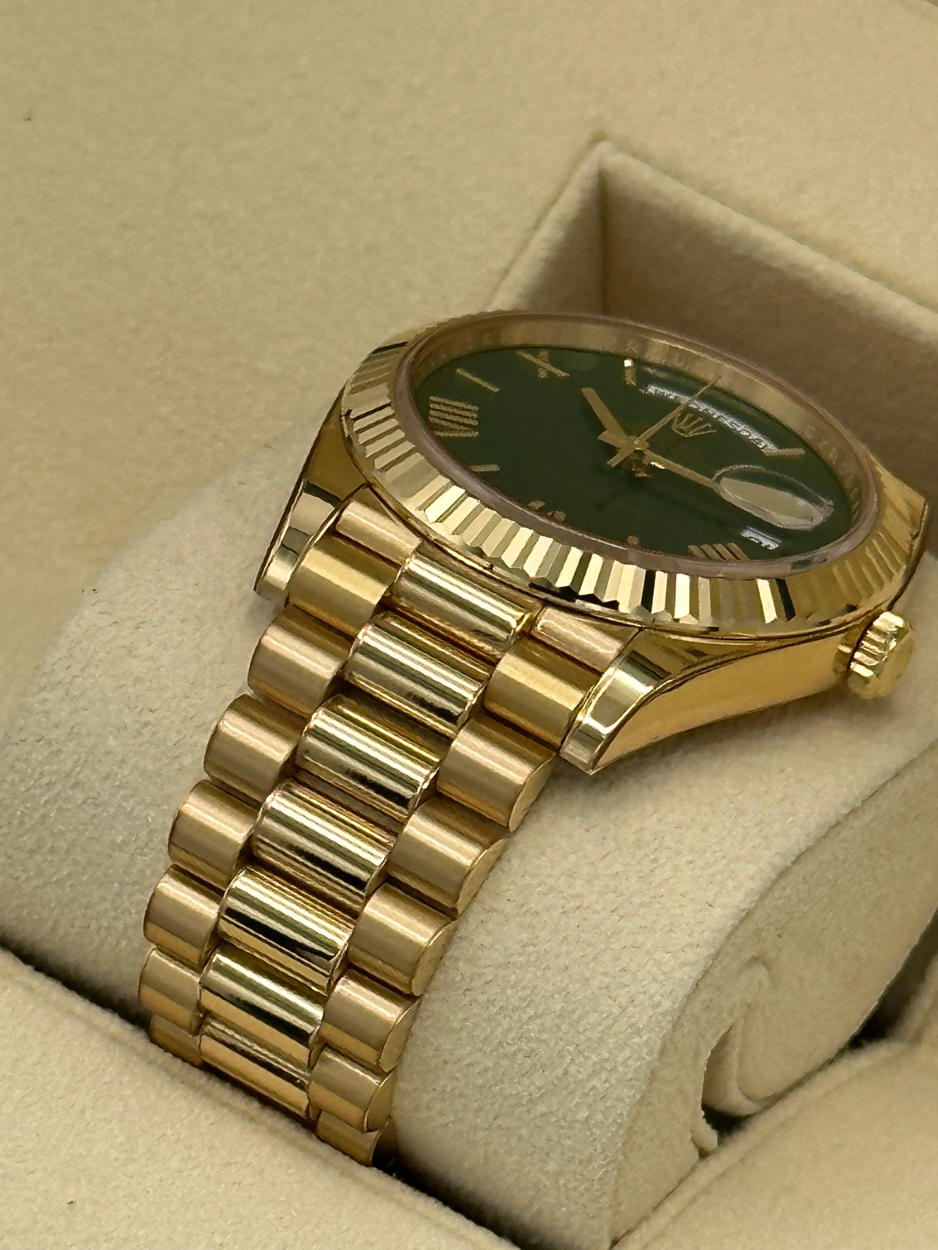 2023 Rolex Day-Date 40mm 228238 Presidential Green Dial - Image 7