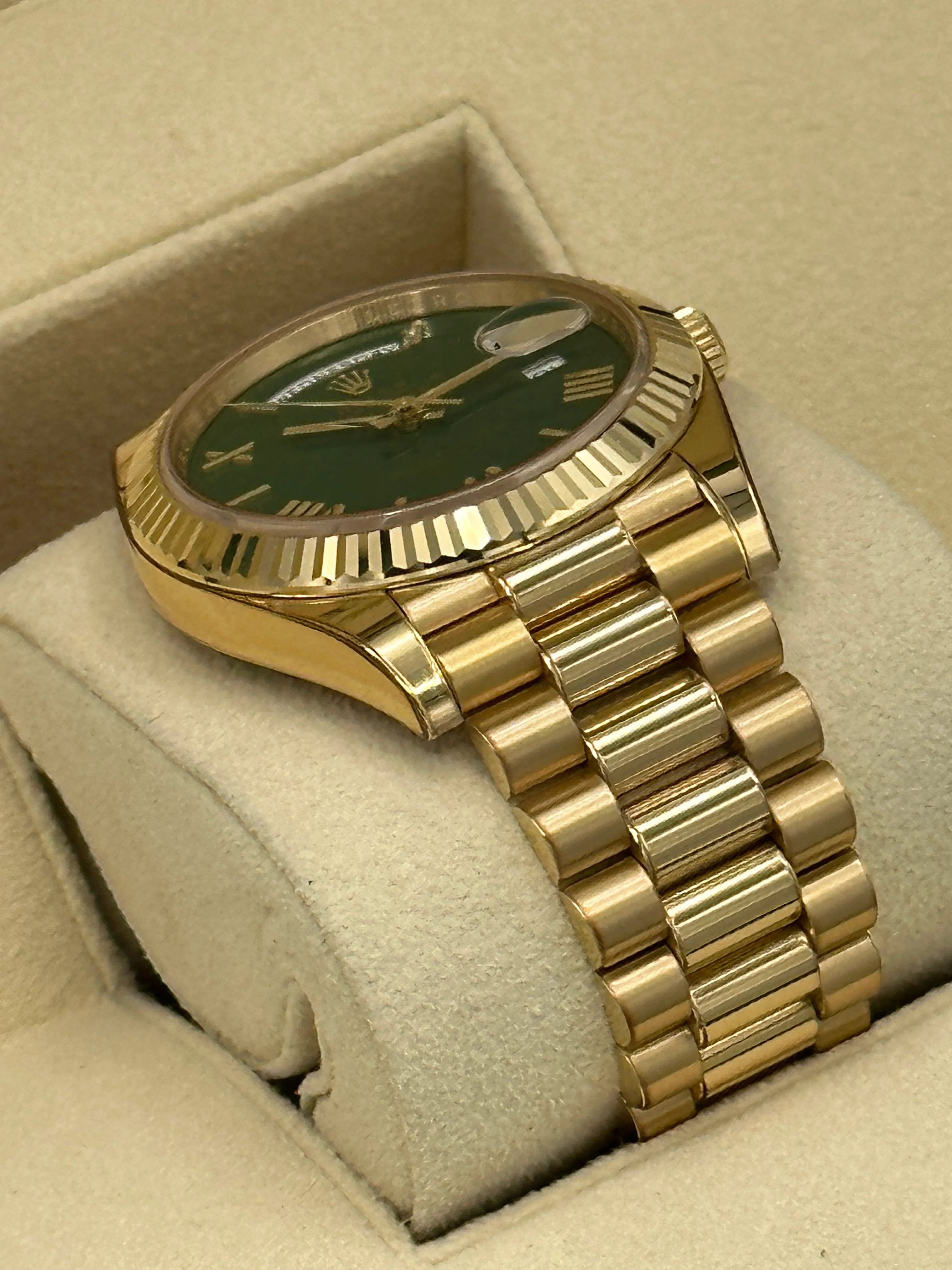 2023 Rolex Day-Date 40mm 228238 Presidential Green Dial - Image 8