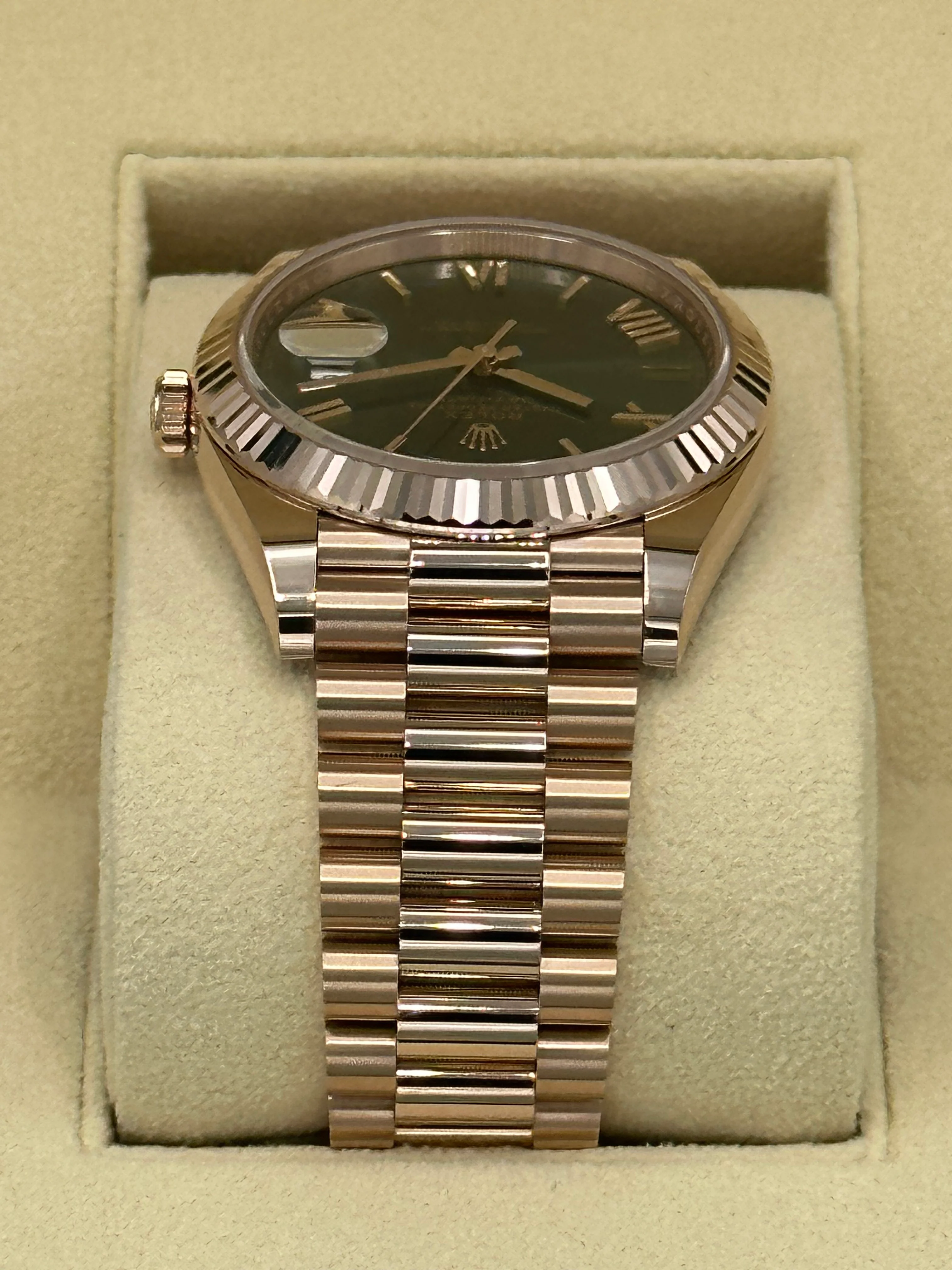 NEW 2023 Rolex Day-Date 40mm 228235 Presidential Rose Gold Olive Dial - Image 4
