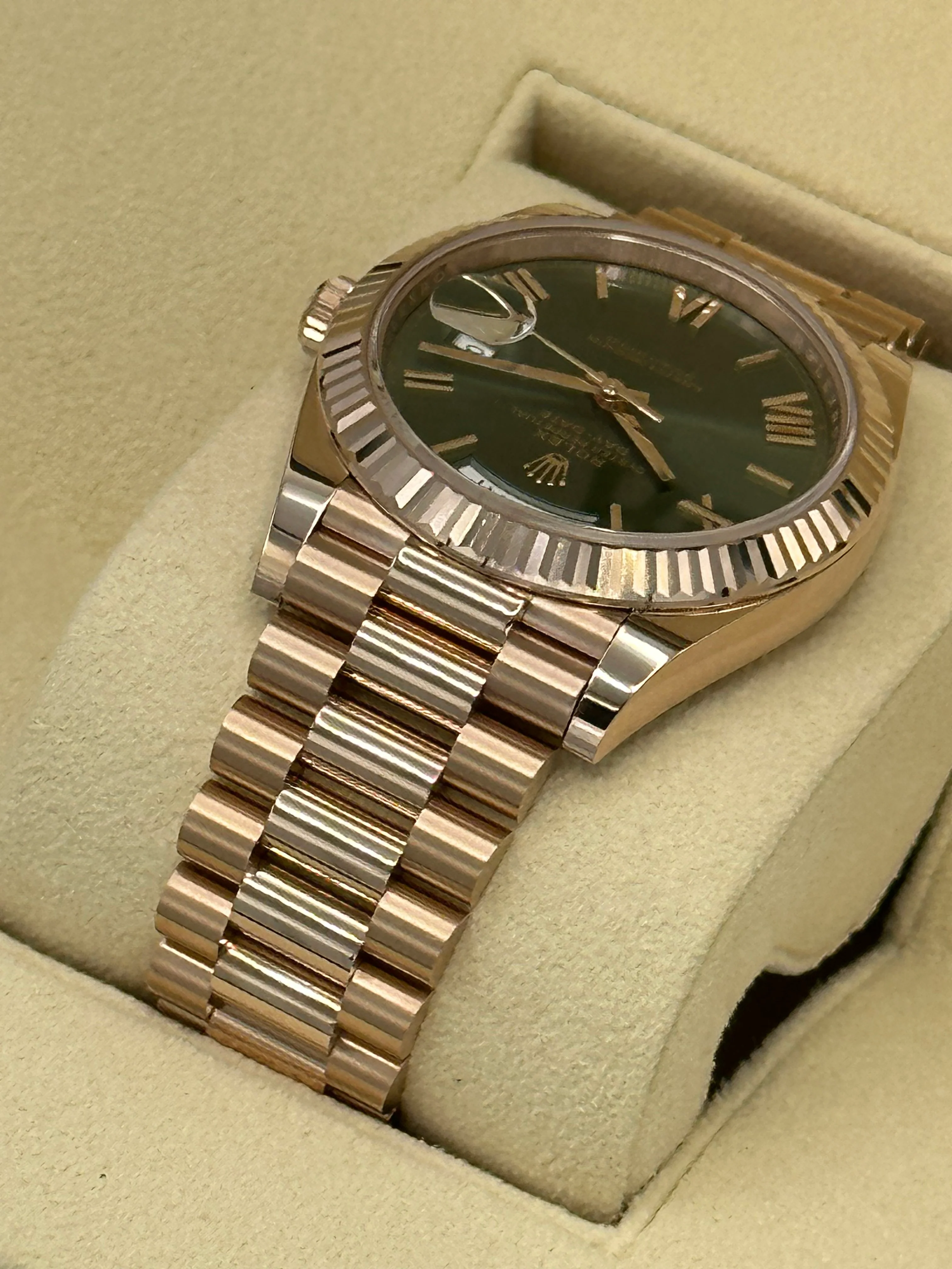 NEW 2023 Rolex Day-Date 40mm 228235 Presidential Rose Gold Olive Dial - Image 5