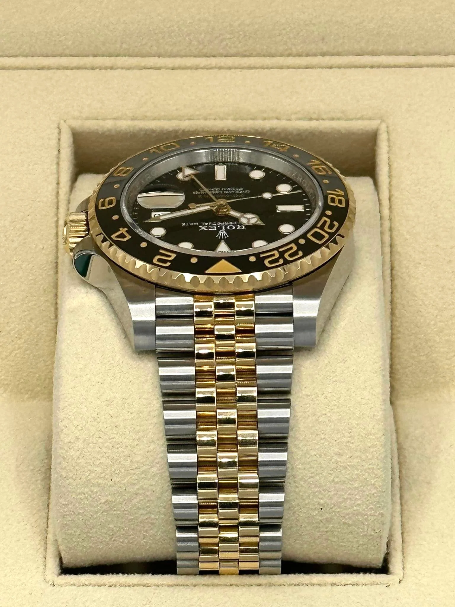 2023 Rolex GMT-Master II 40mm 126713GRNR Two-Tone Jubilee Black Dial - Image 10