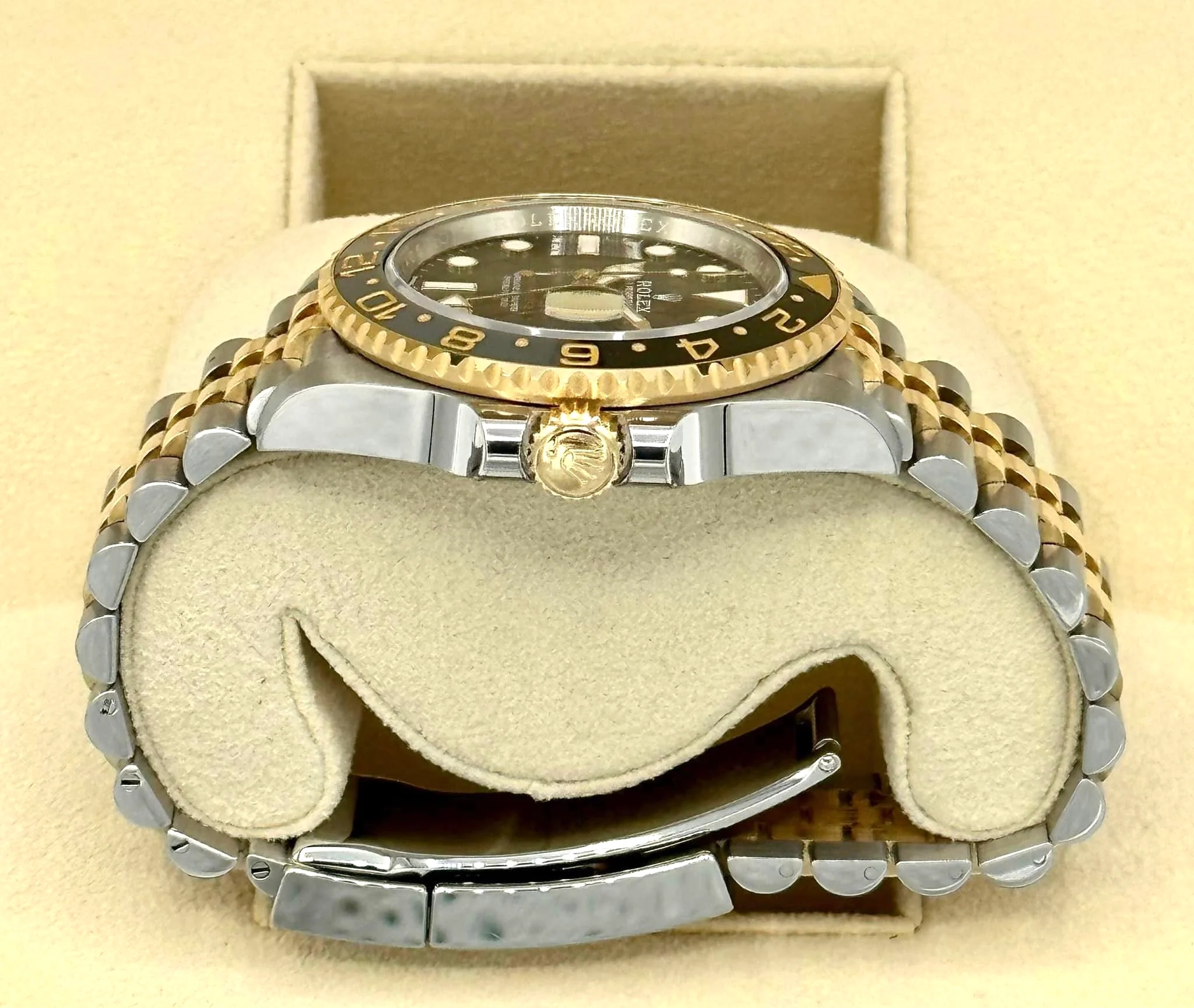 2023 Rolex GMT-Master II 40mm 126713GRNR Two-Tone Jubilee Black Dial - Image 15