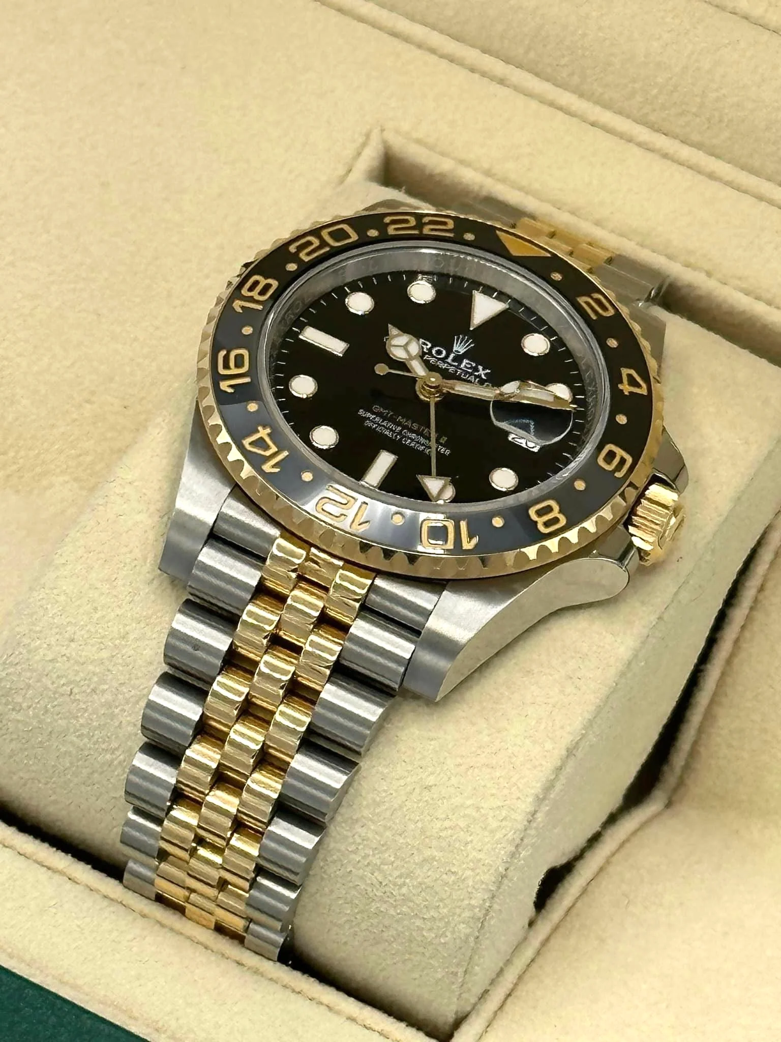 2023 Rolex GMT-Master II 40mm 126713GRNR Two-Tone Jubilee Black Dial - Image 5