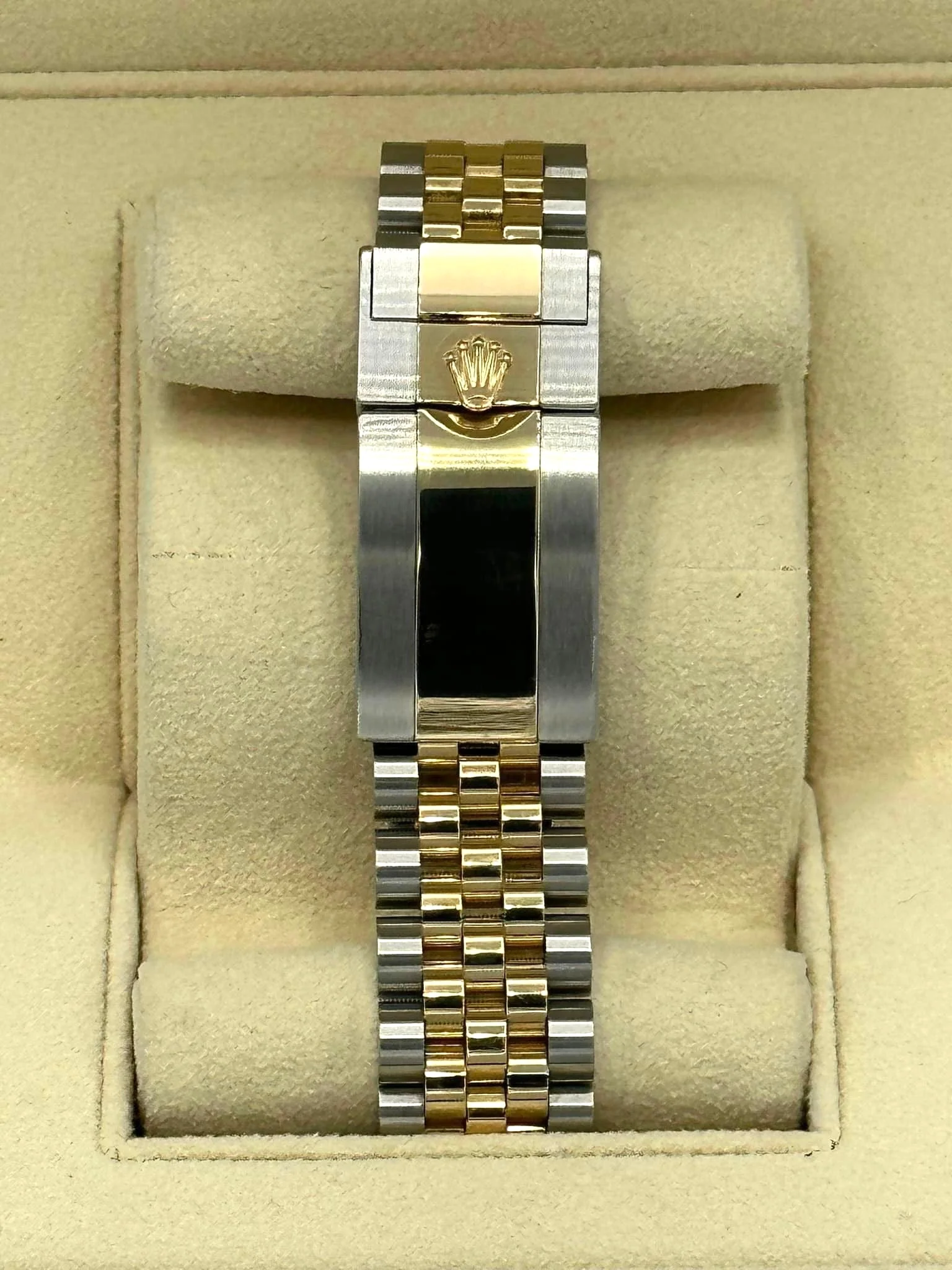 2023 Rolex GMT-Master II 40mm 126713GRNR Two-Tone Jubilee Black Dial - Image 8