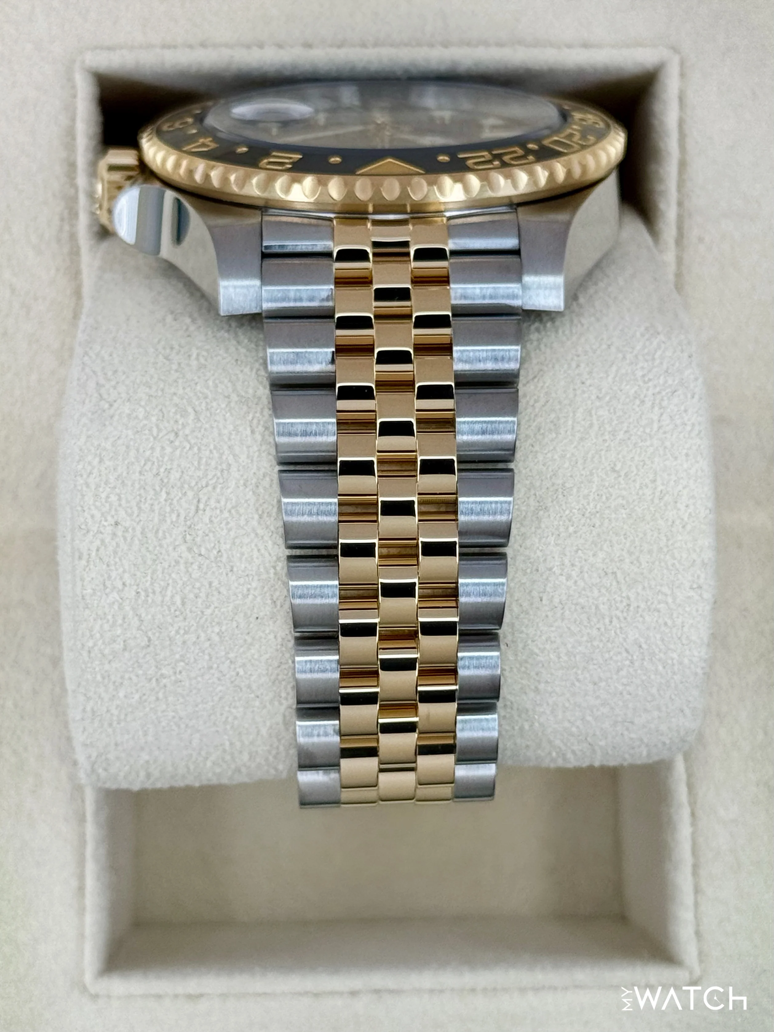 2023 Rolex GMT-Master II 40mm 126713GRNR Two-Tone Jubilee - Image 4