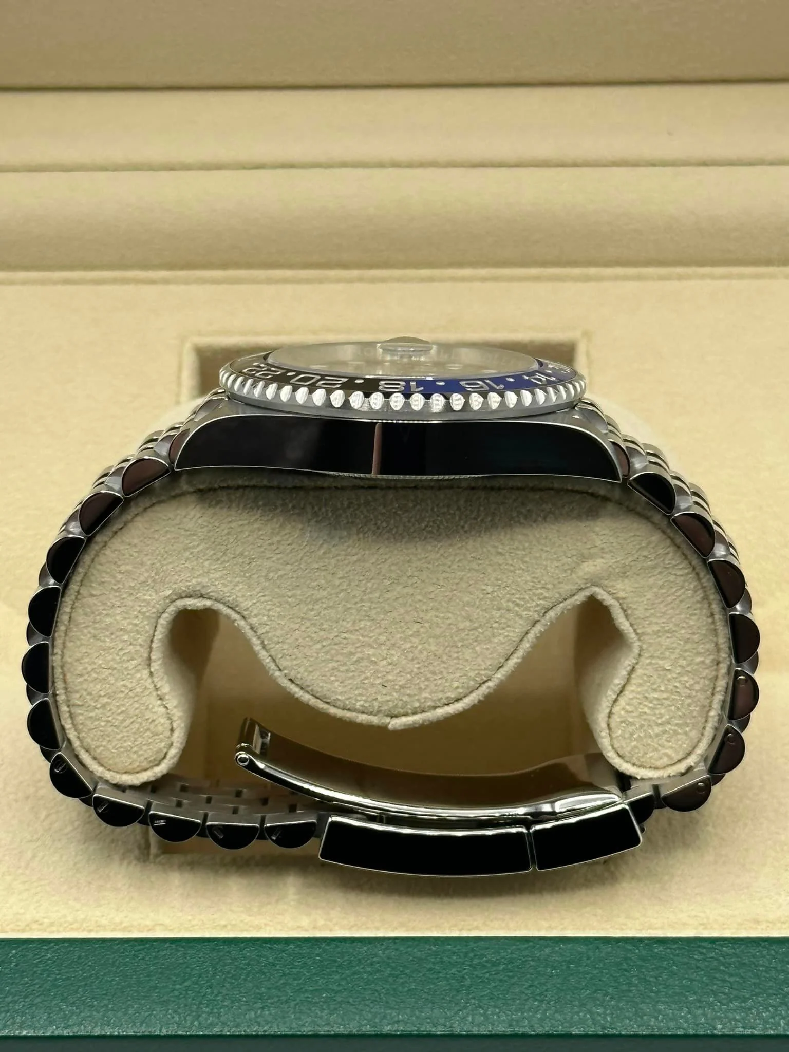 NEW 2023 Rolex GMT-Master II "Batgirl" 40mm 126710BLNR Jubilee Black Dial - Image 10