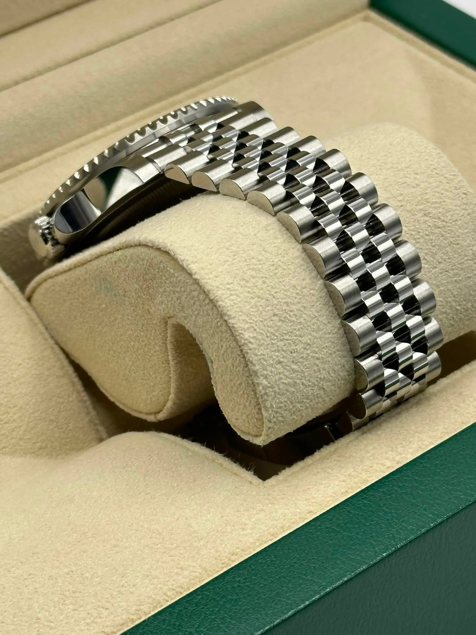 NEW 2023 Rolex GMT-Master II "Batgirl" 40mm 126710BLNR Jubilee Black Dial - Image 5