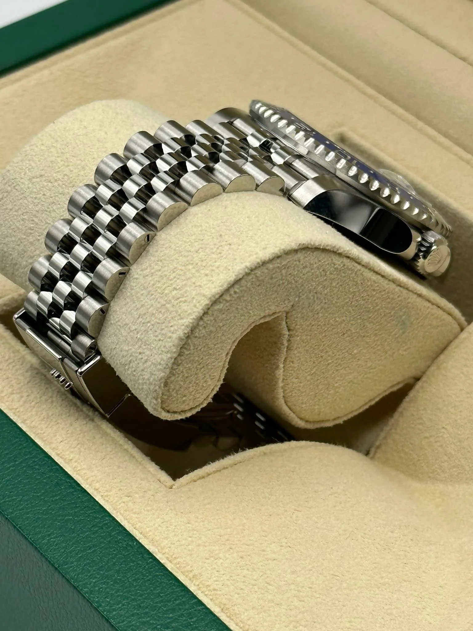 NEW 2023 Rolex GMT-Master II "Batgirl" 40mm 126710BLNR Jubilee Black Dial - Image 8