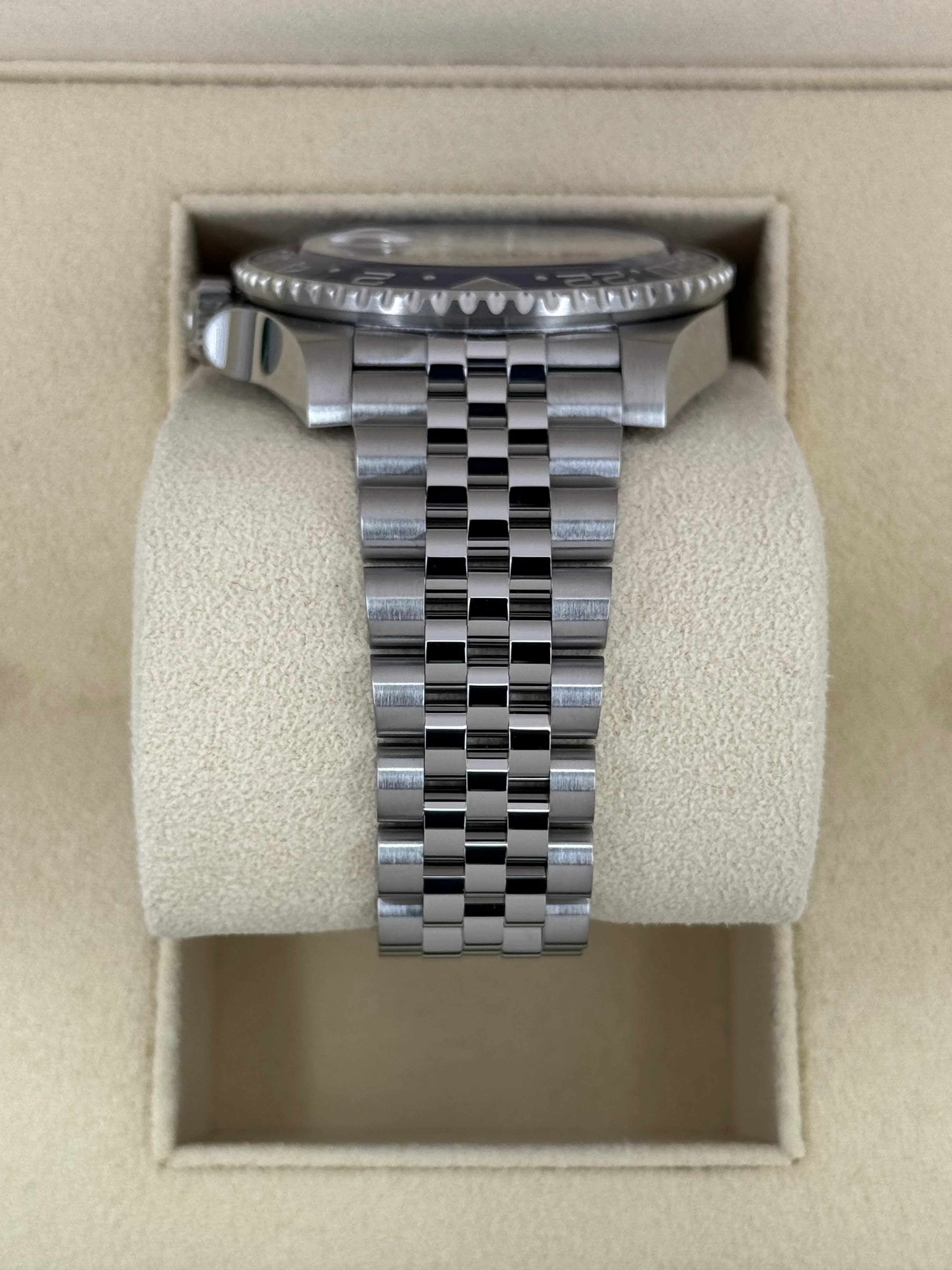 2023 Rolex GMT-Master II "Pepsi" 40mm 126710BLRO Jubilee - Image 4
