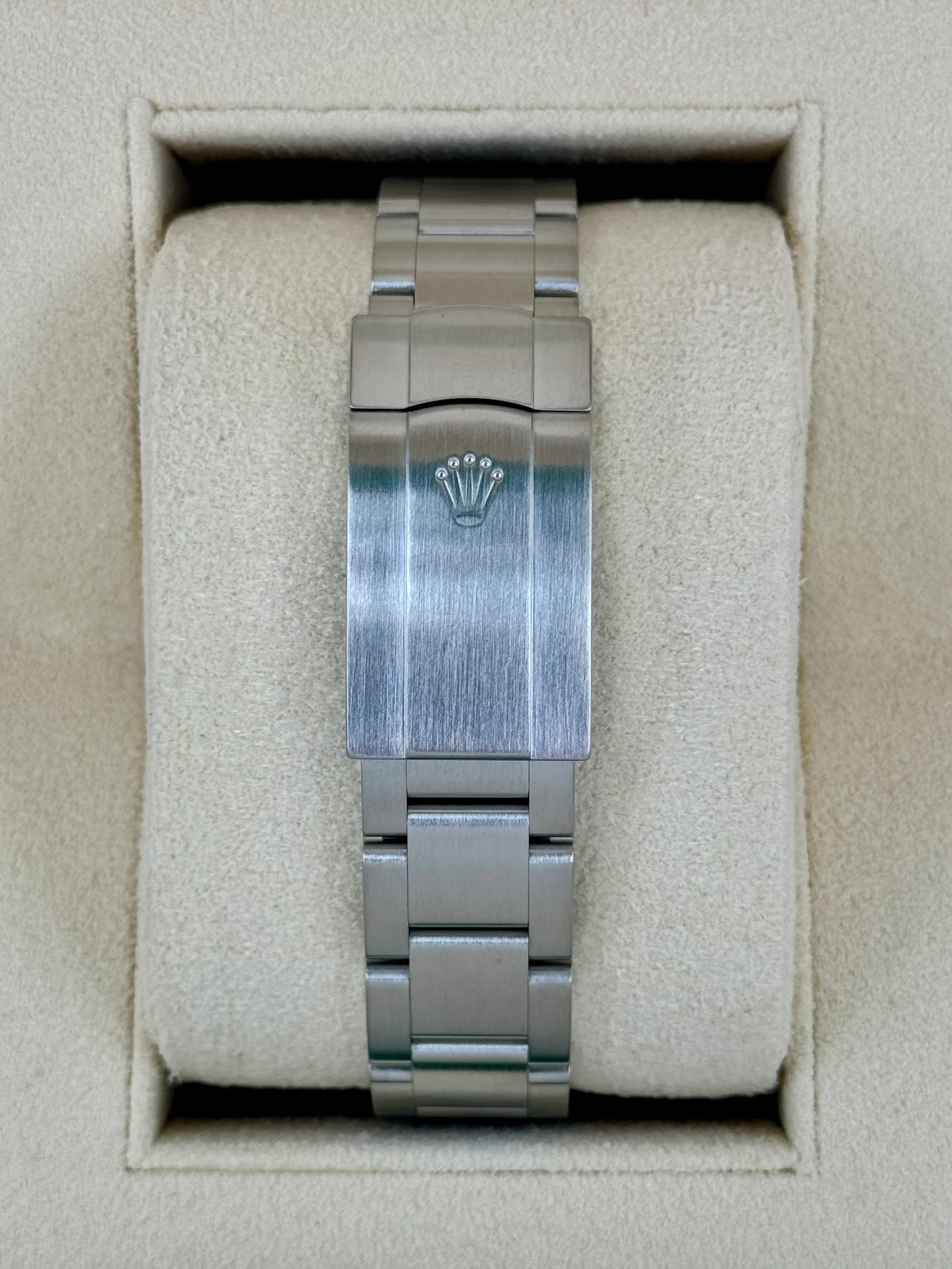 2023 Rolex Oyster Perpetual 36mm 126000 Black Dial - Image 2