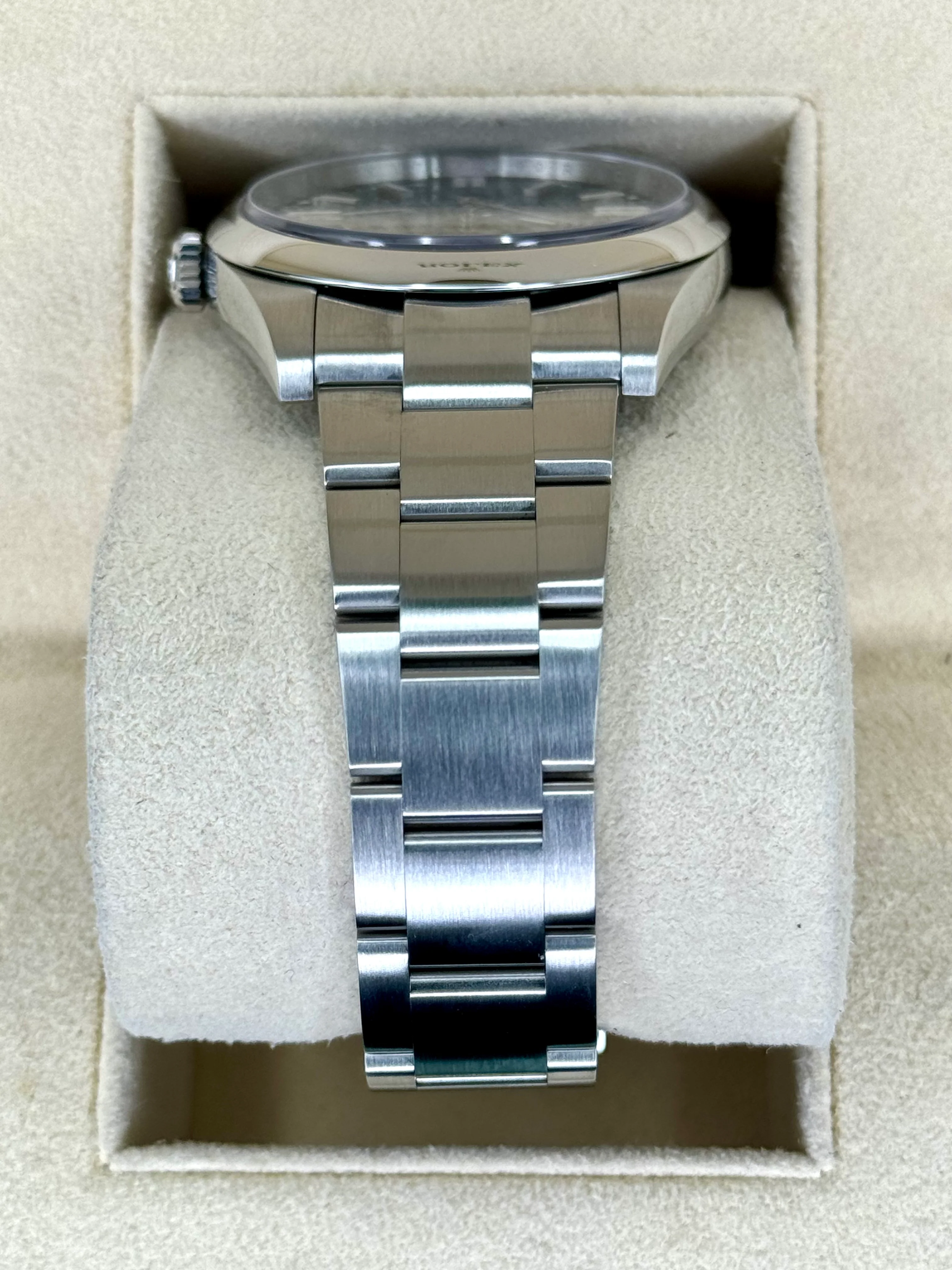 2023 Rolex Oyster Perpetual 41mm 124300 Black Dial - Image 4