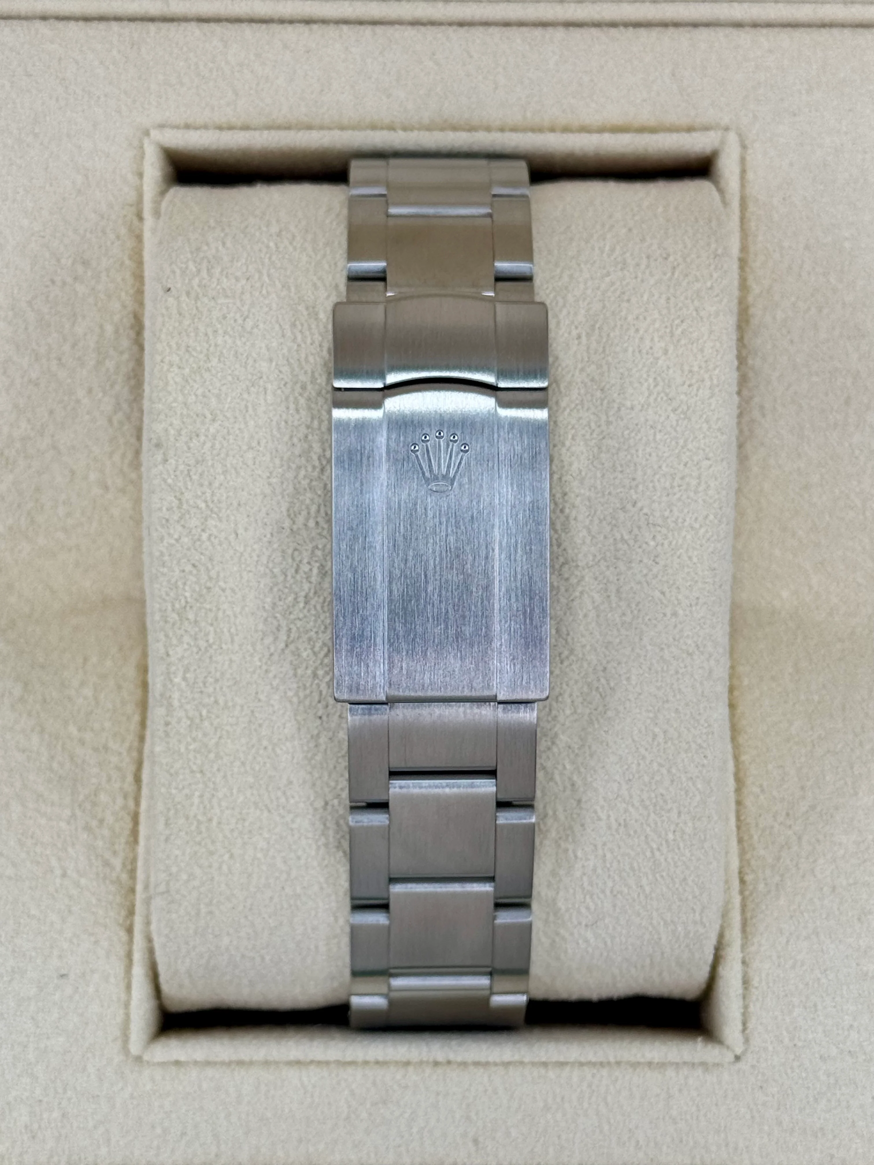 2023 Rolex Oyster Perpetual 41mm 124300 Green Dial - Image 2