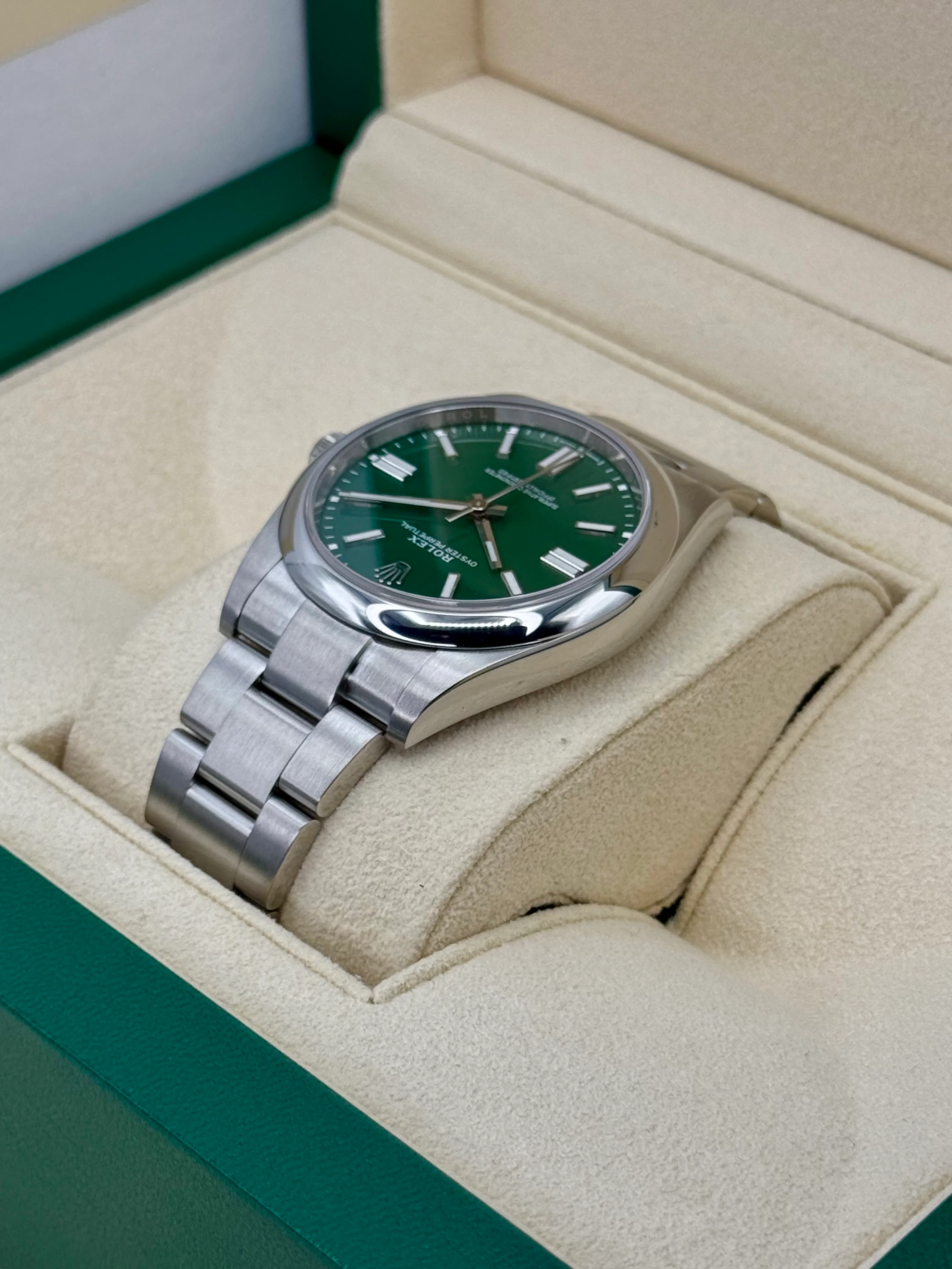 2023 Rolex Oyster Perpetual 41mm 124300 Green Dial - Image 7