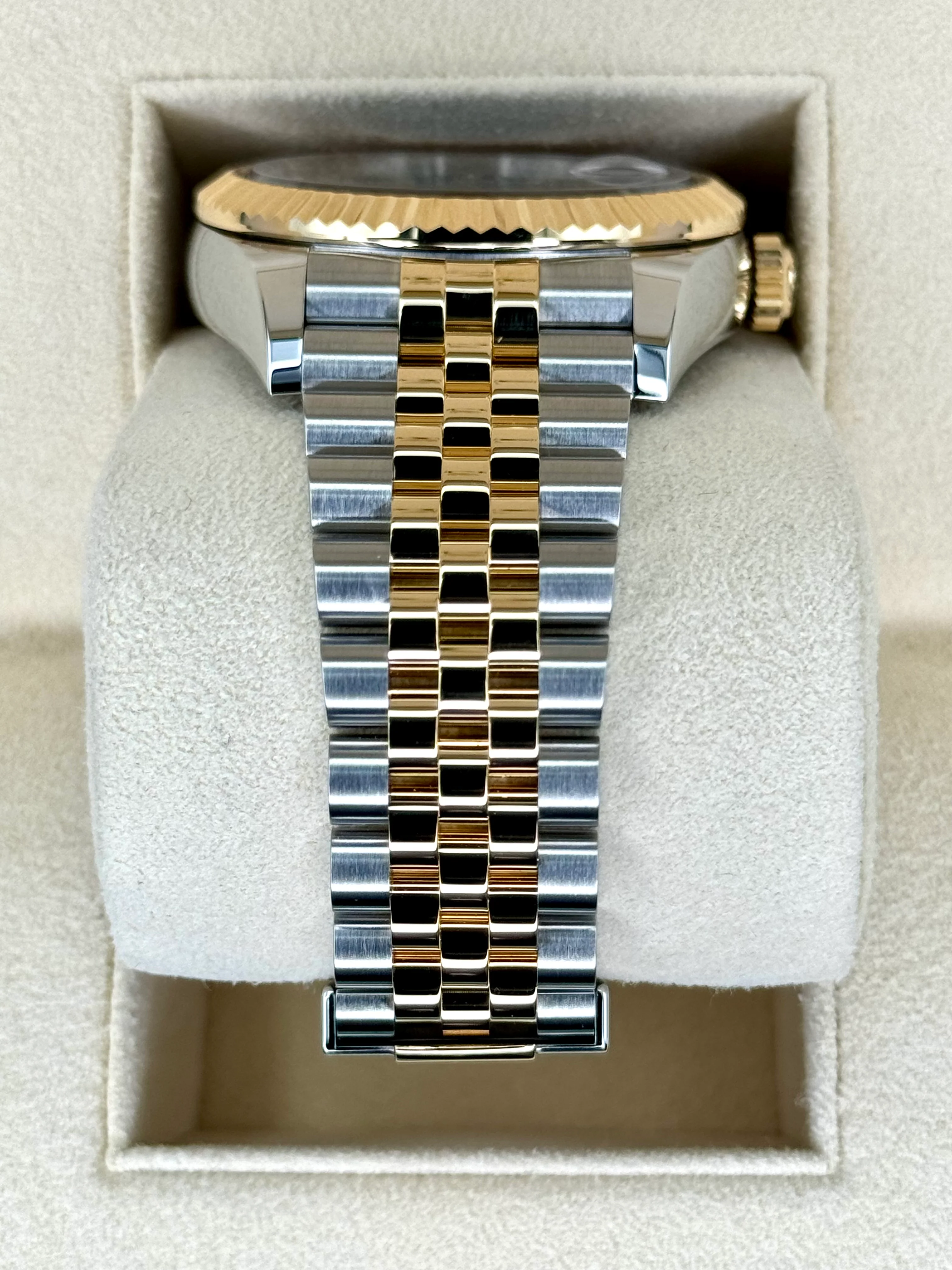 2023 Rolex Sky-Dweller 42mm 326933 Two-Tone Jubilee Black Dial - Image 4