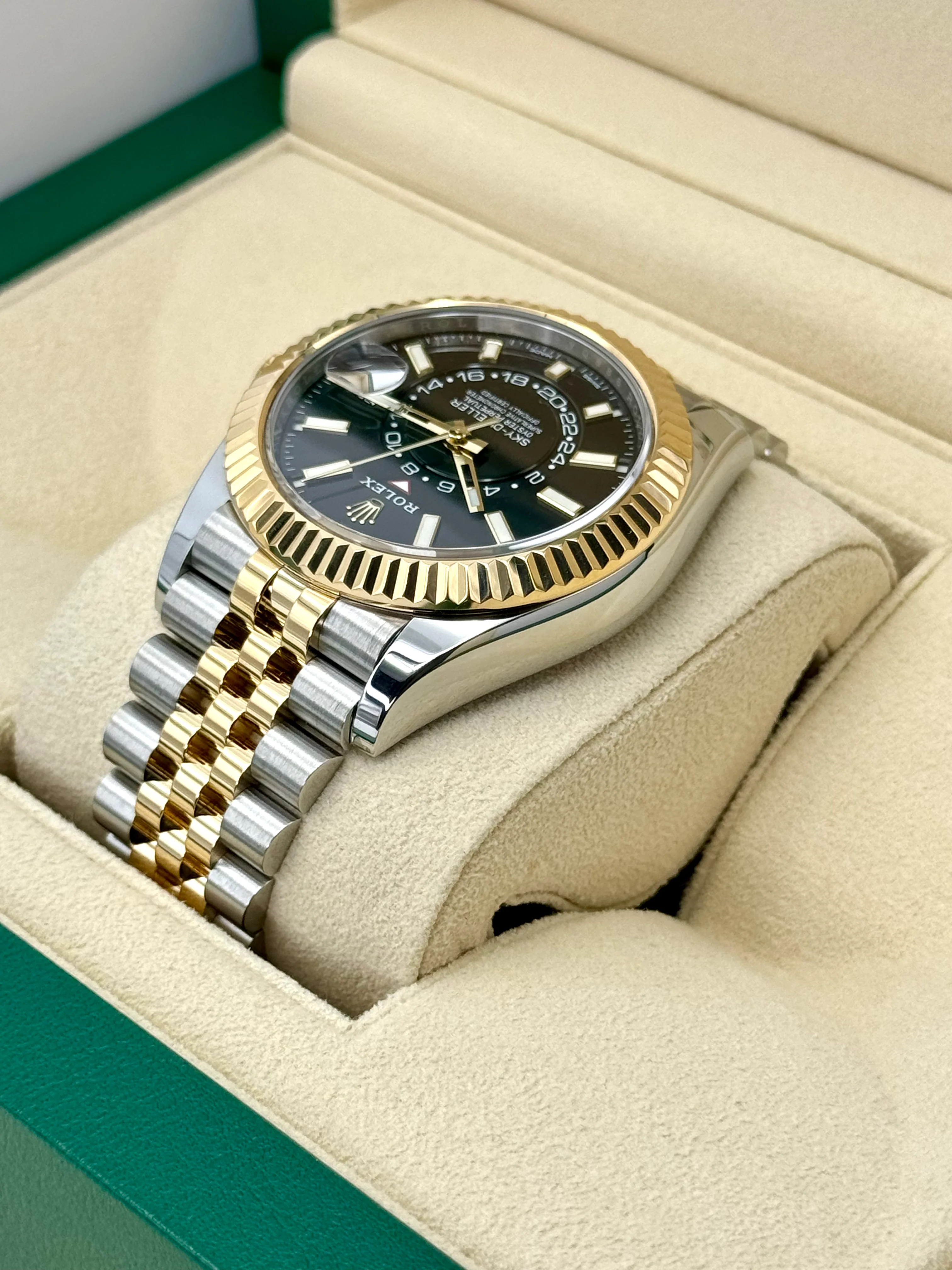 2023 Rolex Sky-Dweller 42mm 326933 Two-Tone Jubilee Black Dial - Image 7