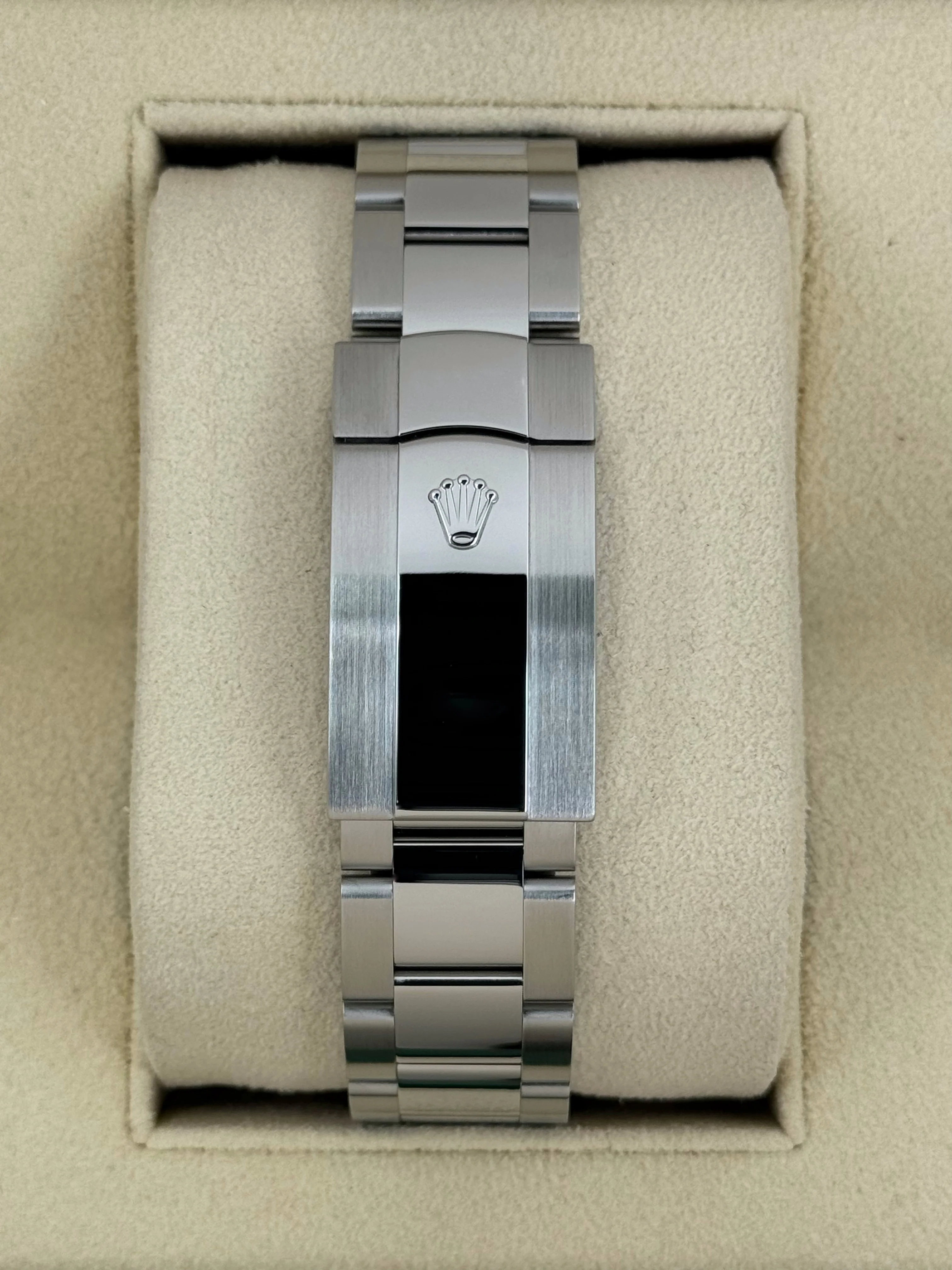 2023 Rolex Sky-Dweller 42mm 326934 Oyster Black Dial - Image 2