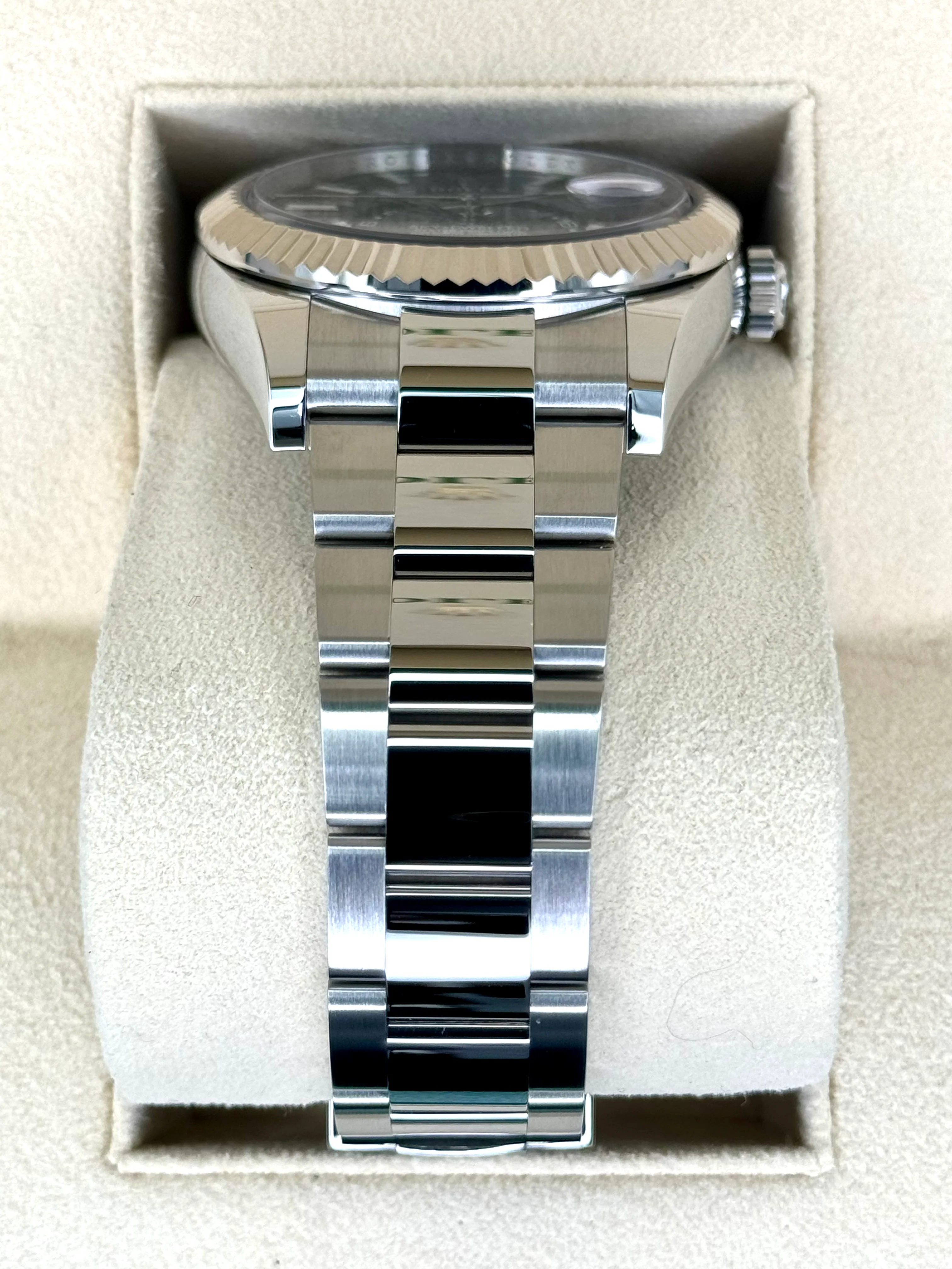 2023 Rolex Sky-Dweller 42mm 326934 Oyster Black Dial - Image 3