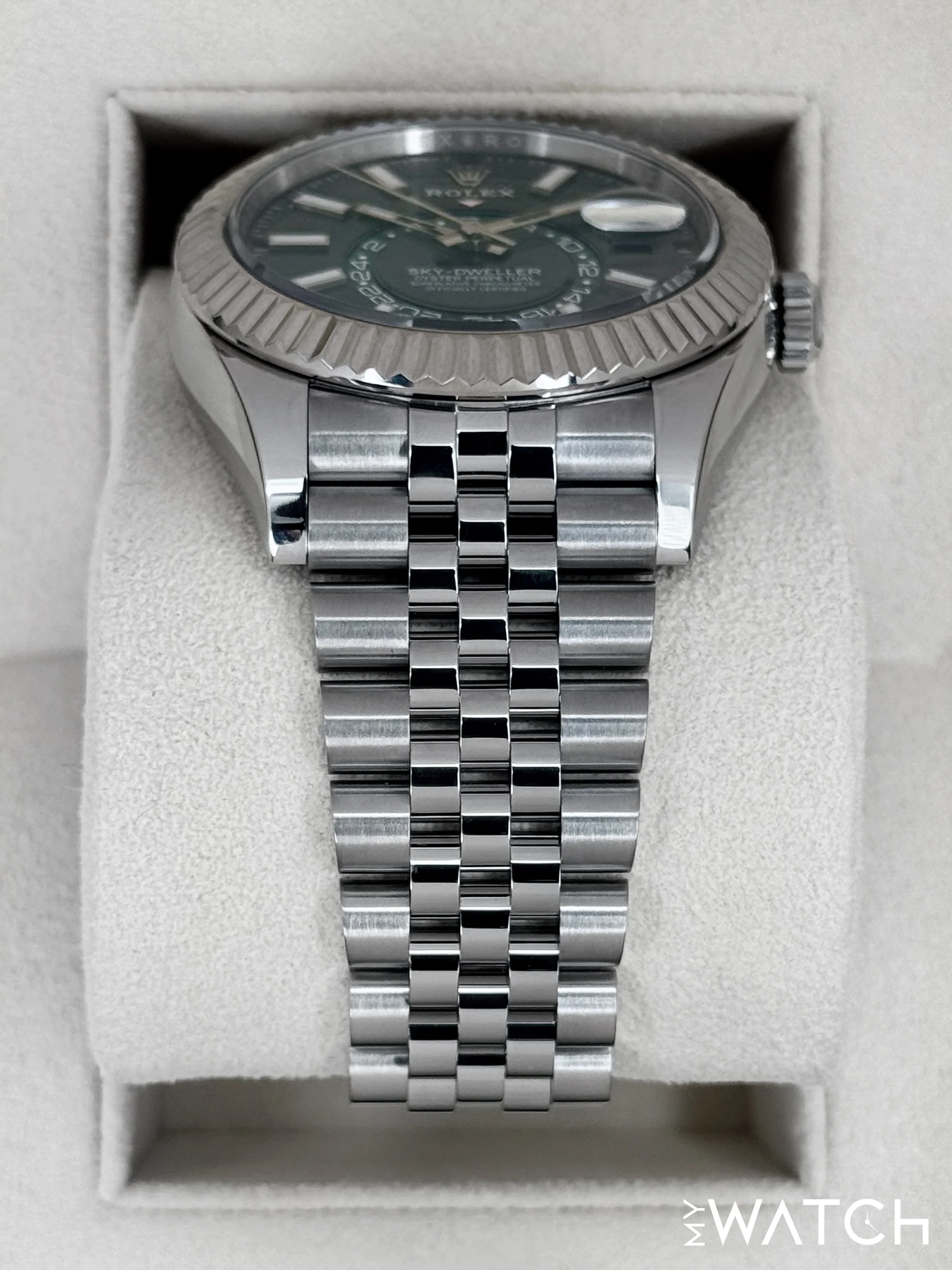 2023 Rolex Sky-Dweller 42mm 336934 Jubilee Green Dial - Image 3
