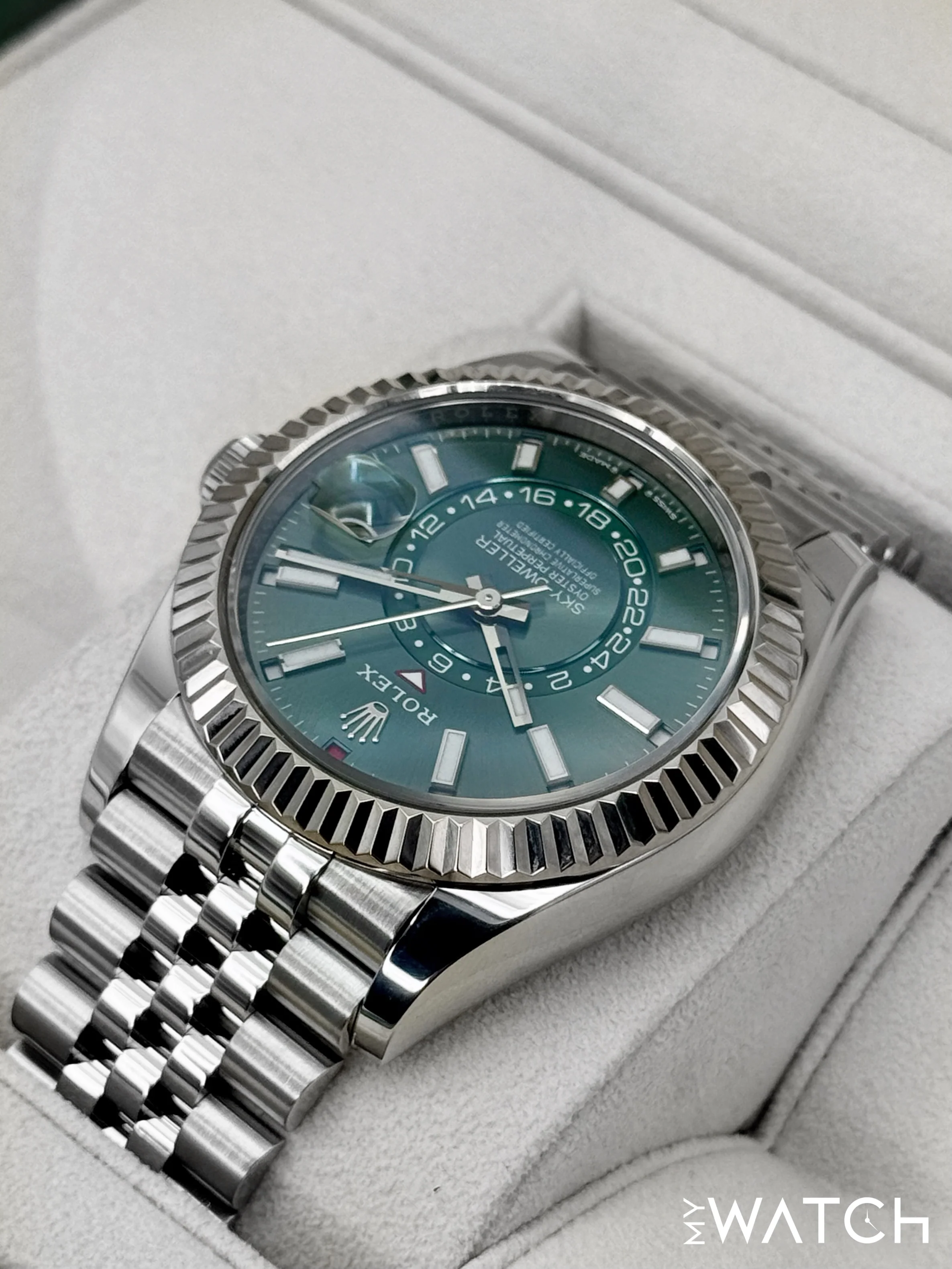 2023 Rolex Sky-Dweller 42mm 336934 Jubilee Green Dial - Image 7