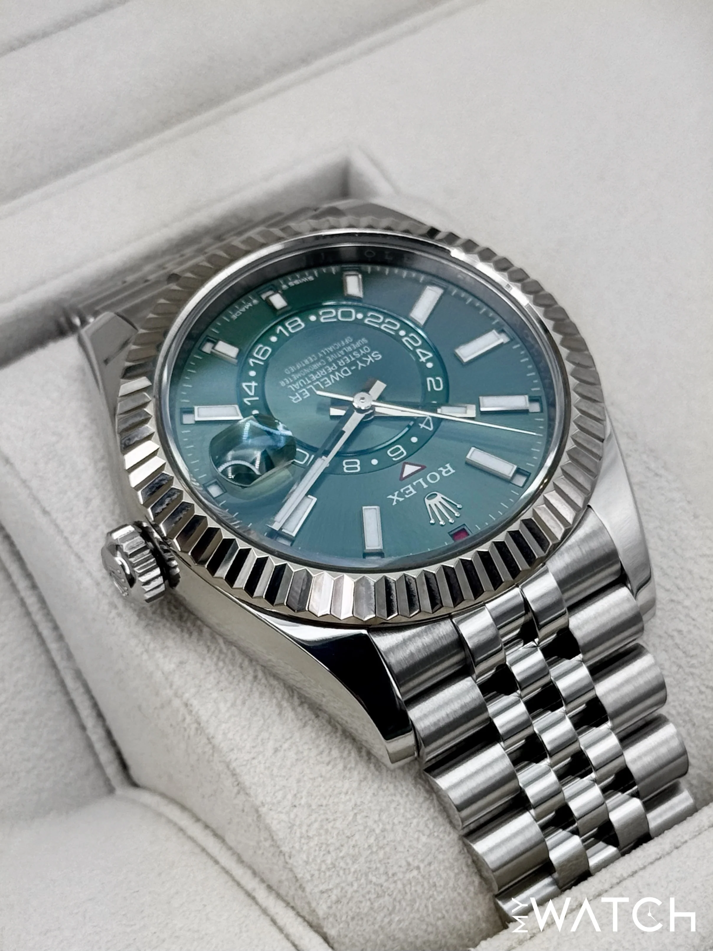 2023 Rolex Sky-Dweller 42mm 336934 Jubilee Green Dial - Image 8