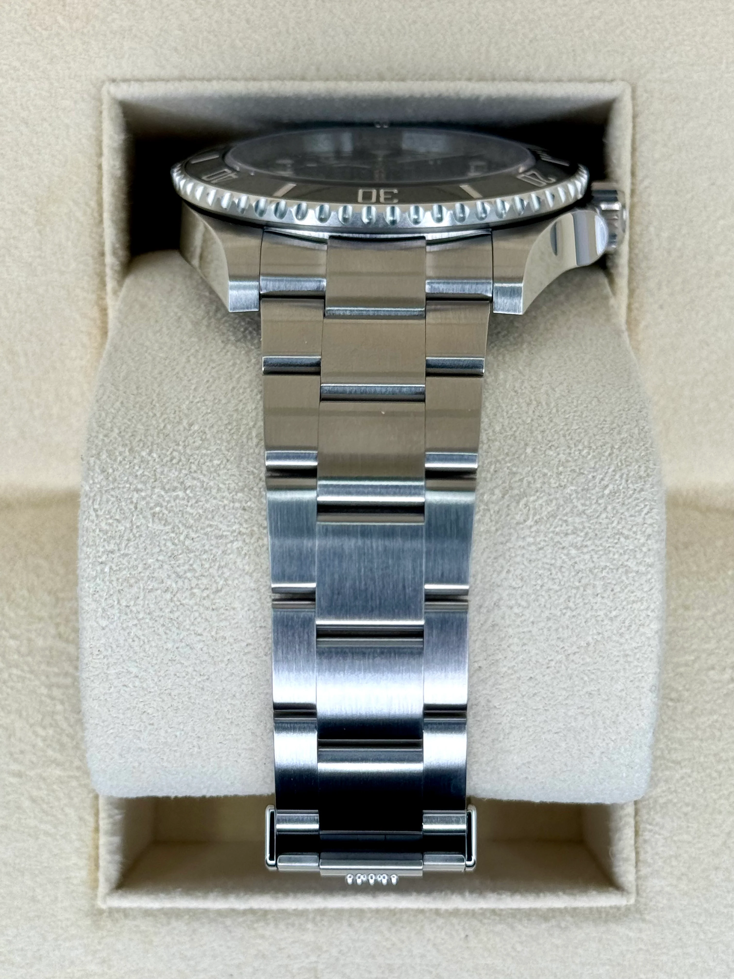 2023 Rolex Submariner 41mm 124060 Stainless Steel Black Dial - Image 3